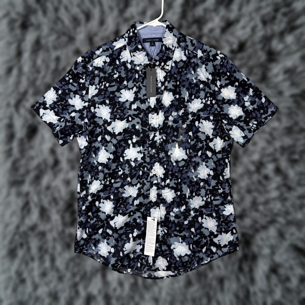 Tommy Hilfiger Tommy Hilfiger Button-Down Shirt Mens M Blue Floral Preppy Coastal Old Money NWT Size US M / EU 48-50 / 2 - 1 Thumbnail