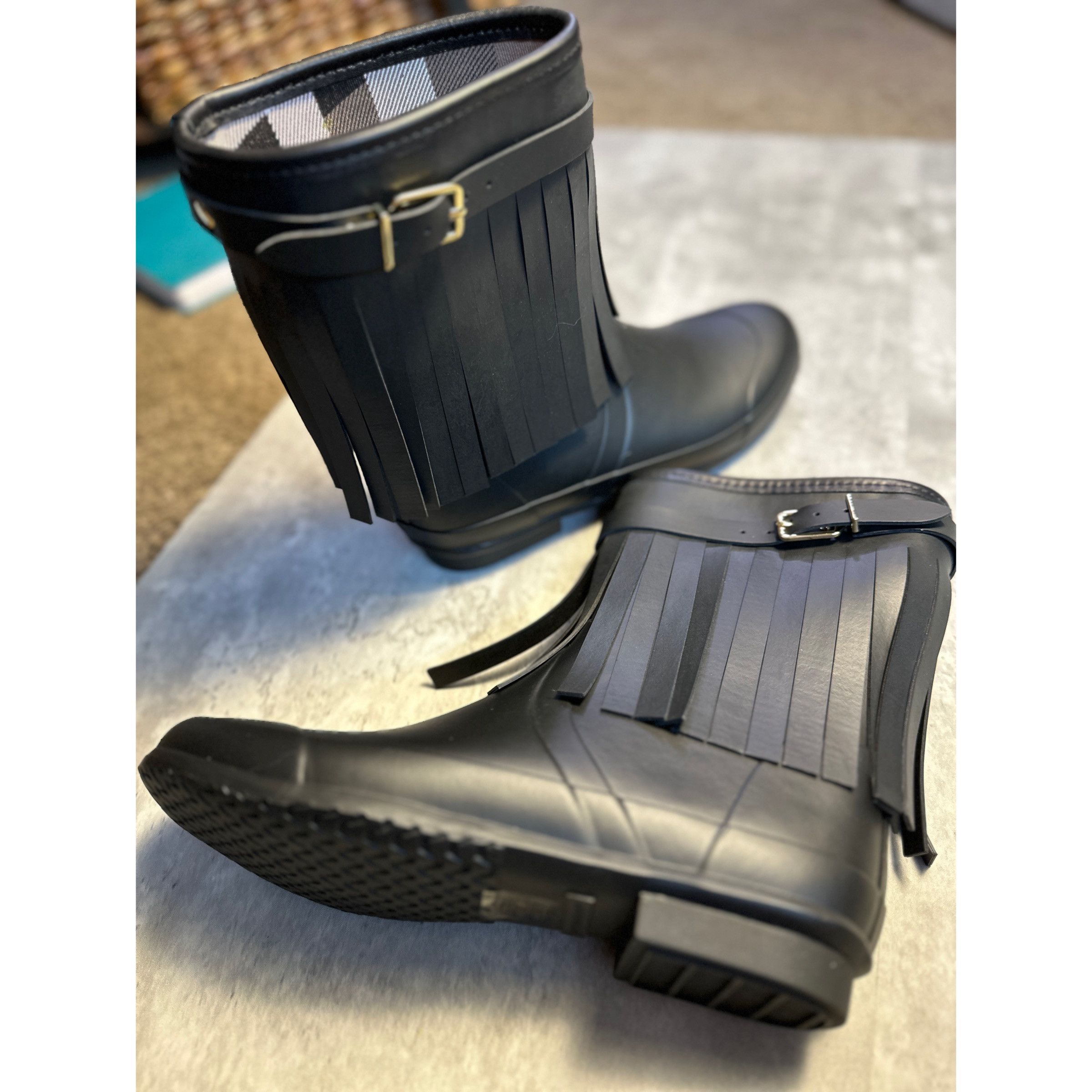 Burberry Rare Burberry mid-calf fringe rain boots 40EU Size US 10 / IT 40 - 6 Thumbnail