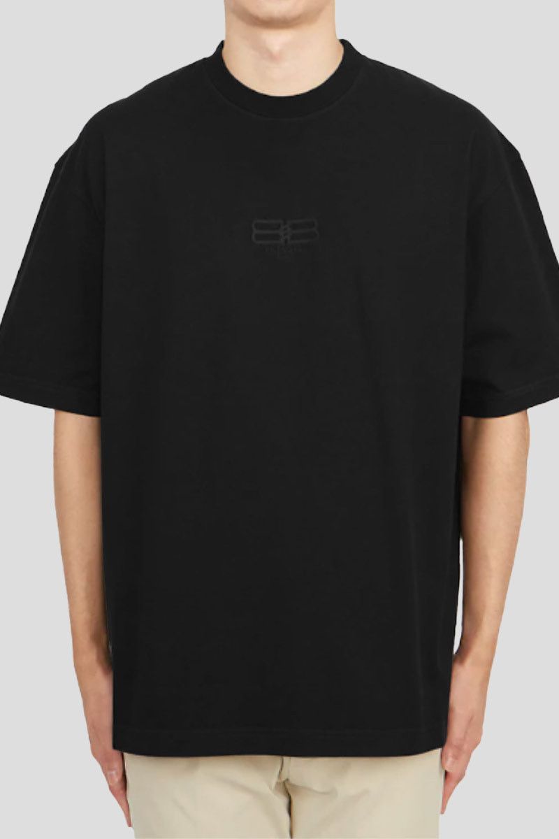 o1in1g0724 BB Paris Icon T-Shirt Medium Fit in Black