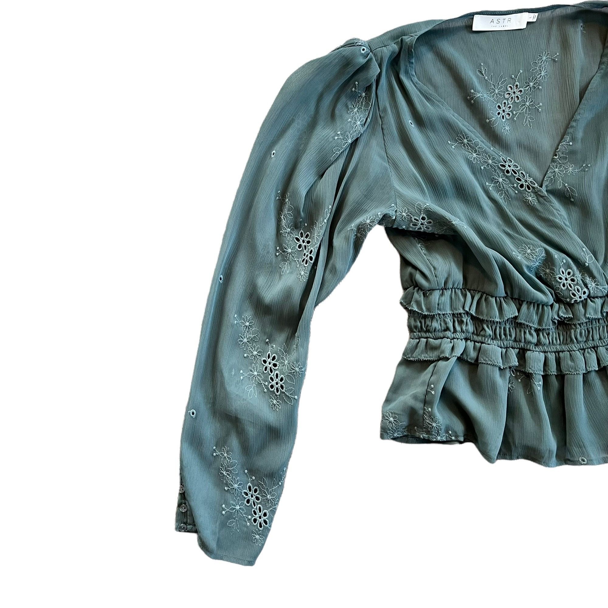 ASTR The Label ASTR The Label Floral Embroidered Boho Babydoll Top L Size L / US 10 / IT 46 - 6 Thumbnail