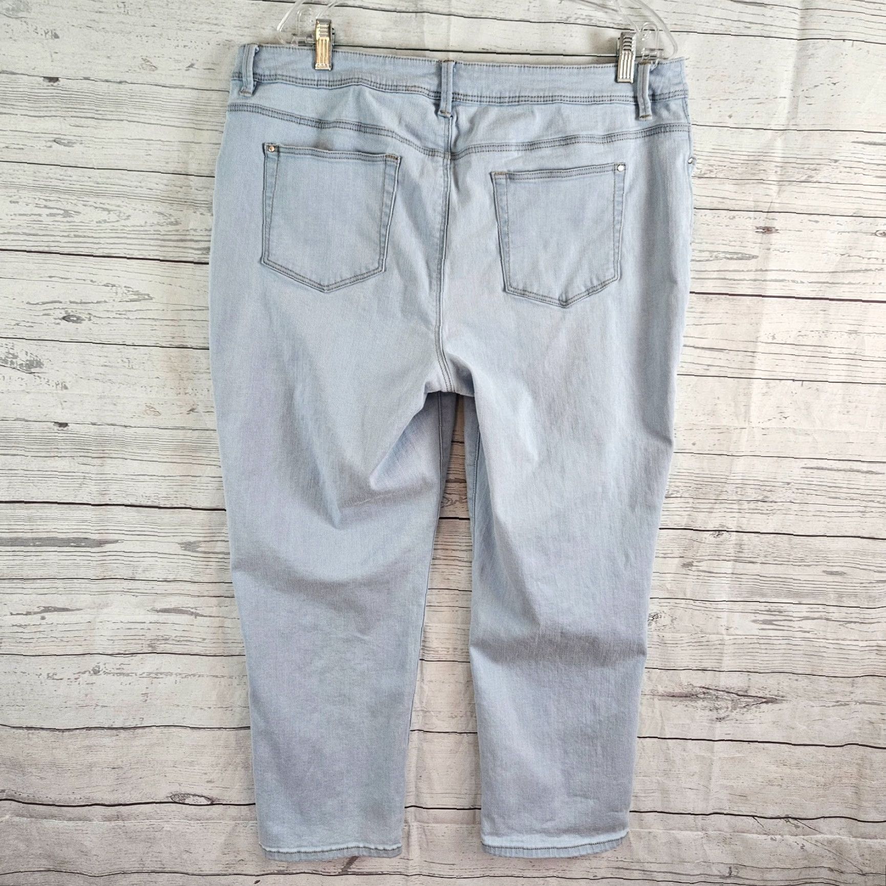 Vintage Chicos Womens Perfect Stretch Crop Jeans Sz 16 Blue Light Wash High Rise Size 38" / US 16 / IT 52 - 3 Thumbnail