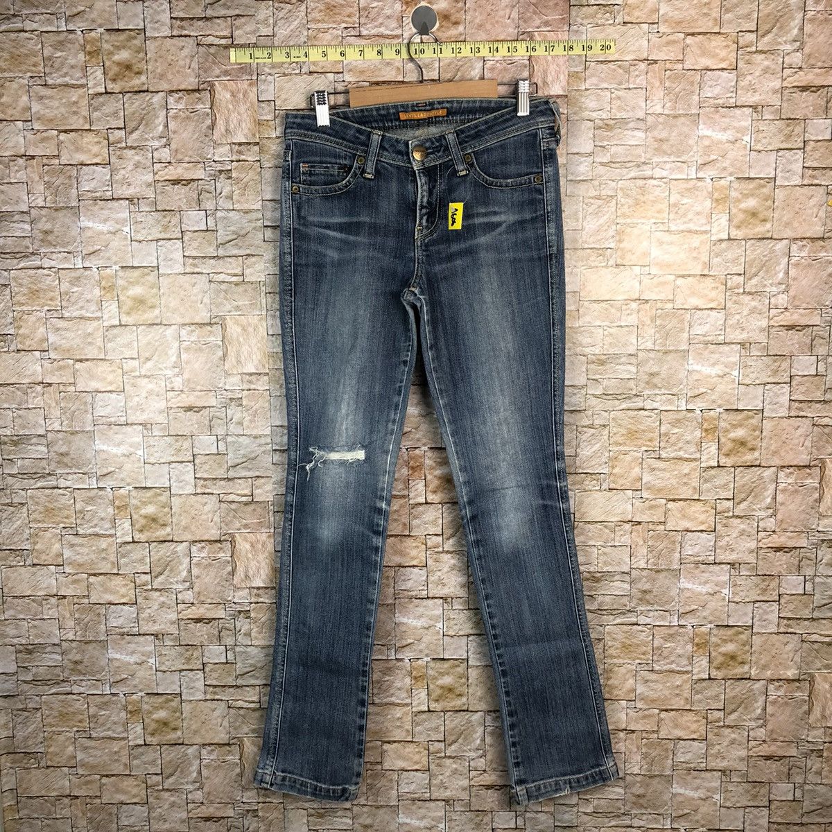 Levi's Levis Ladies Blue Disstressed Denim Pants #A606 Size 29" - 1 Thumbnail