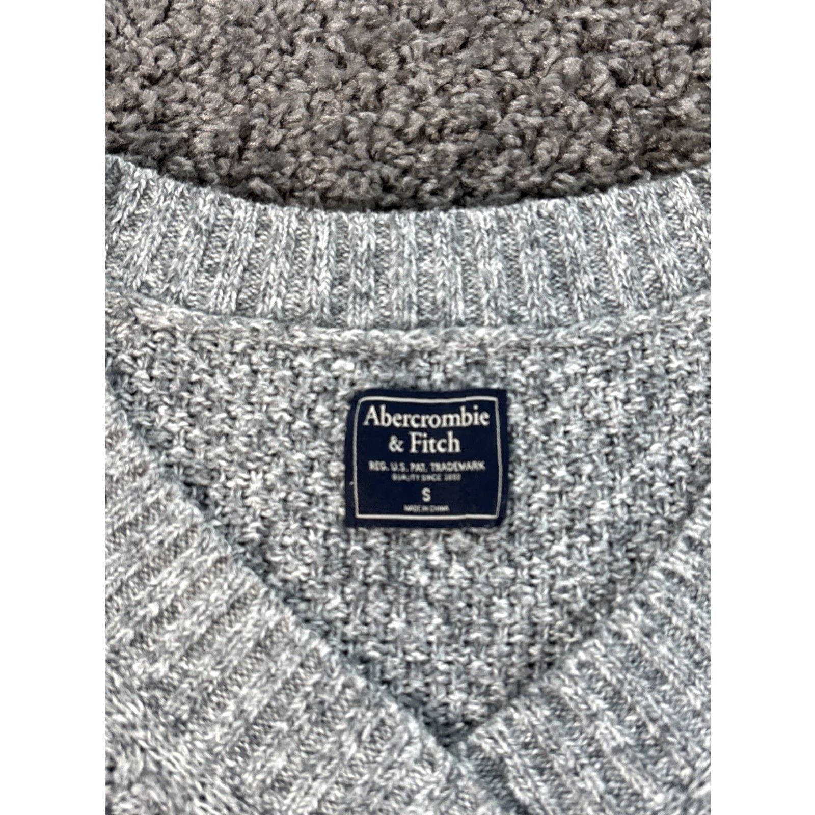 Abercrombie & Fitch VINTAGE Abercrombie & Fitch Sweater Womens Small Gray Chunky-Knit V-Neck Pullover (Cotton) S Size S / US 4 / IT 40 - 4 Thumbnail