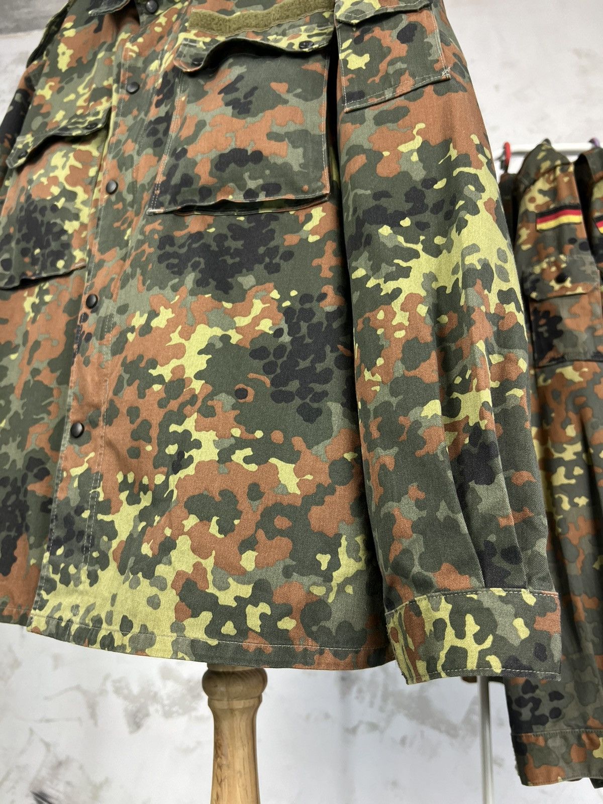 Vintage Vintage 1998 Germany Army Camo Shirt Jacket Size M - L Size US M / EU 48-50 / 2 - 2 Thumbnail