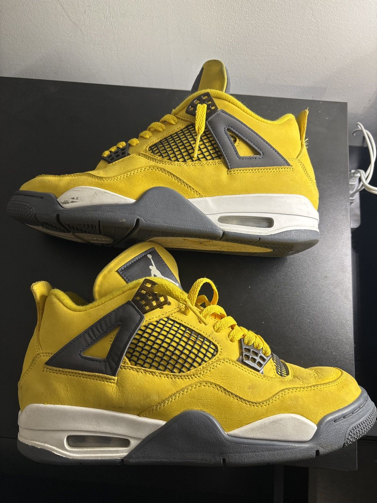 Jordan Brand Jordan 4 Lightnings Size US 10 / EU 43 - 1 Thumbnail