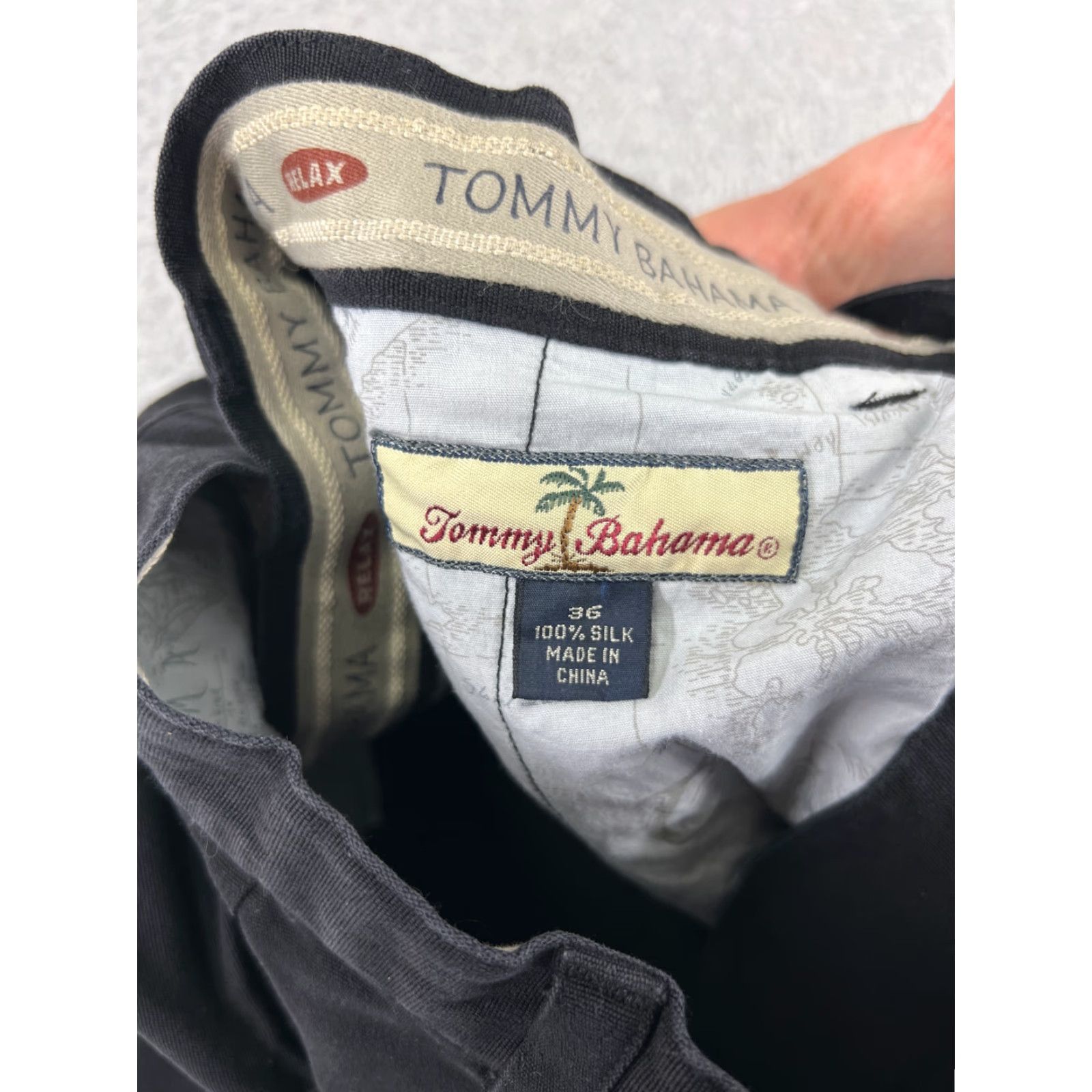 Tommy Bahama Tommy Bahama Shorts Mens 36 Black Silk Pleated Front Relaxed Fit Bermuda Beach Golf Size US 36 / EU 52 - 3 Thumbnail