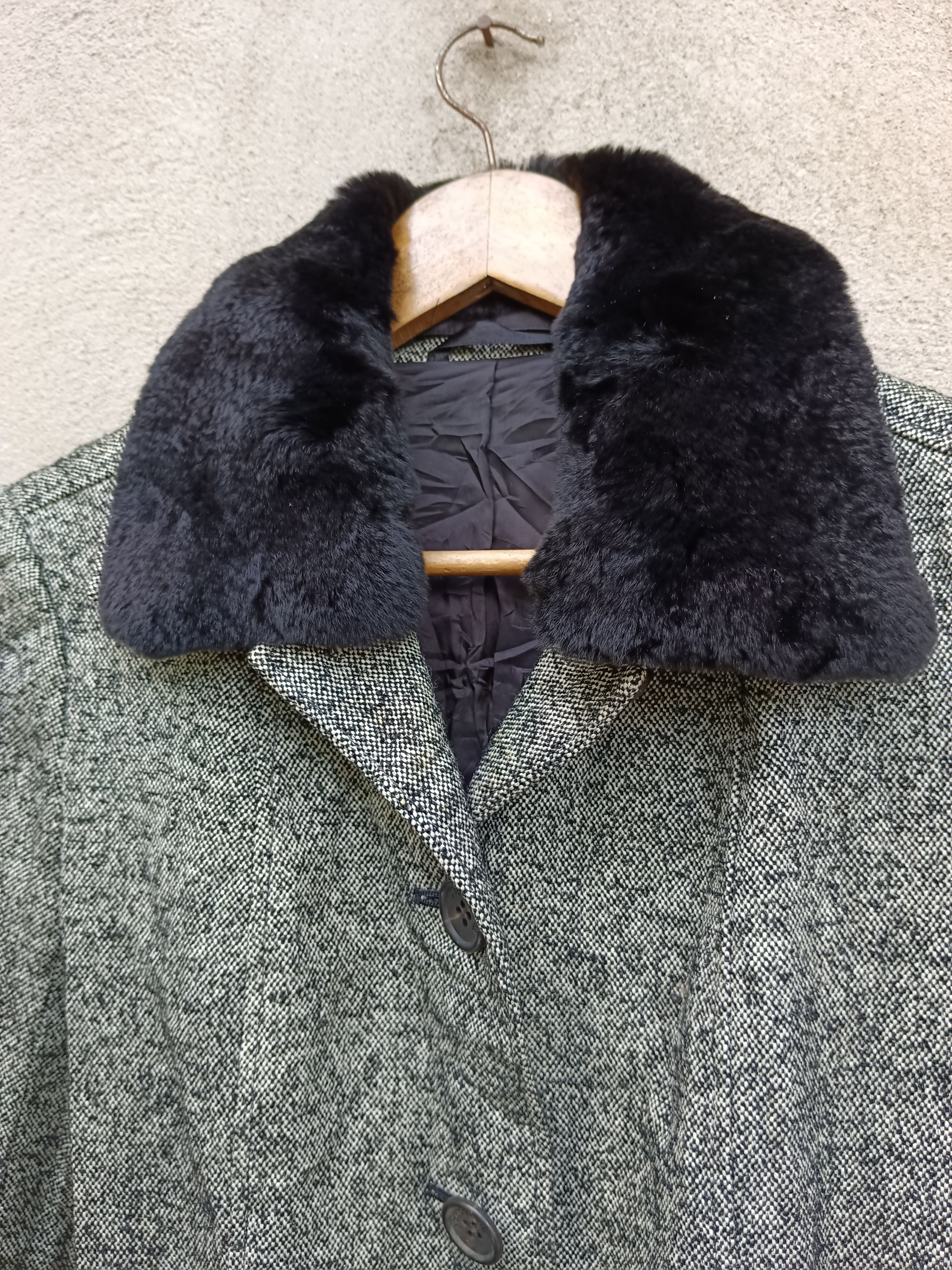 Burberry Vintage Burberry Fur Collar jacket Size US S / EU 44-46 / 1 - 5 Thumbnail