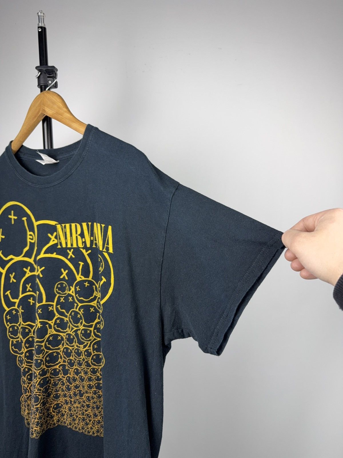 Nirvana 2007❤️‍🔥 Nirvana / Kurt Cobain Band 00s Smiley Face Graphic Tee Size US L / EU 52-54 / 3 - 9 Thumbnail
