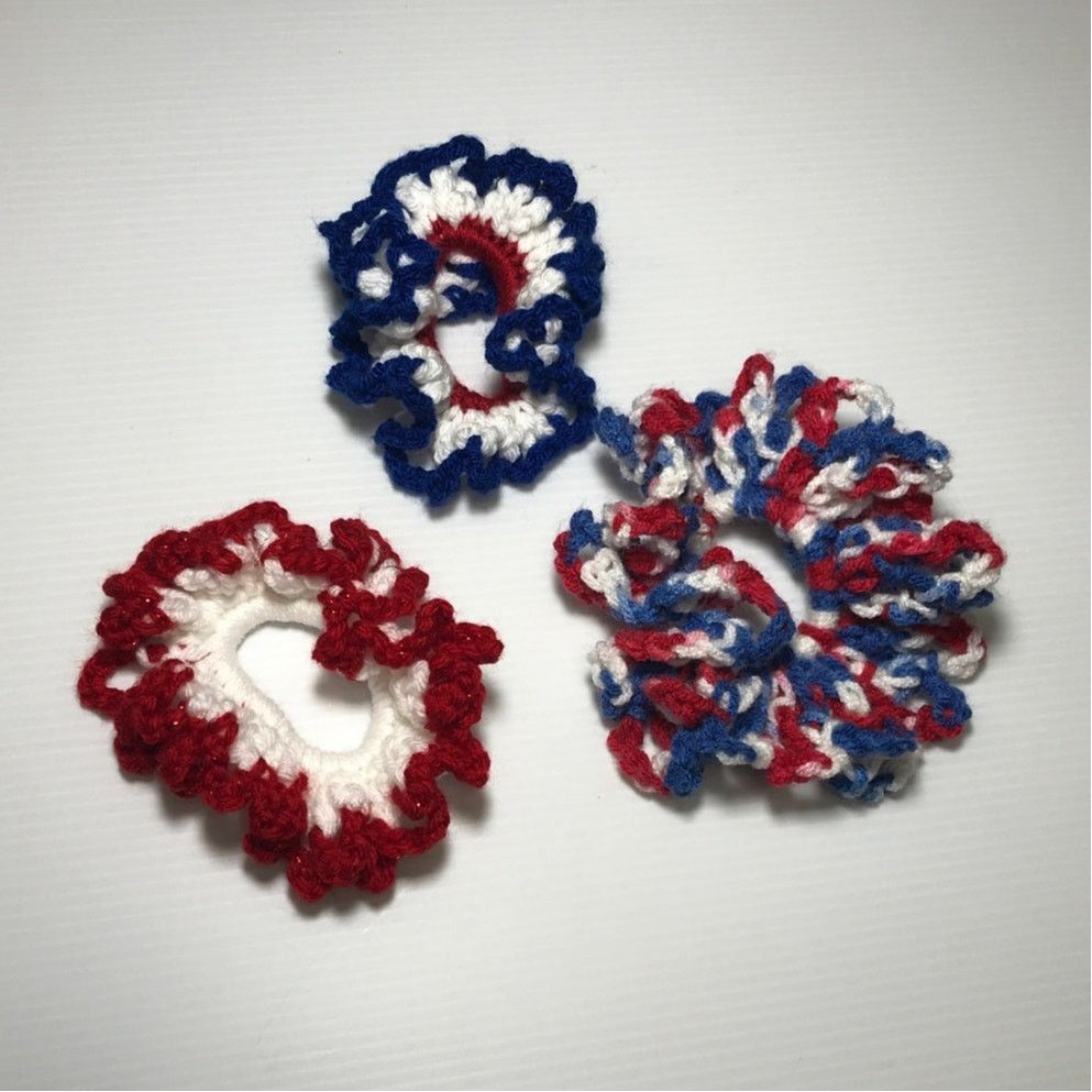 Handmade NWT Red White Blue Handmade Crocheted Scrunchie Set of 3 Size ONE SIZE - 1 Thumbnail