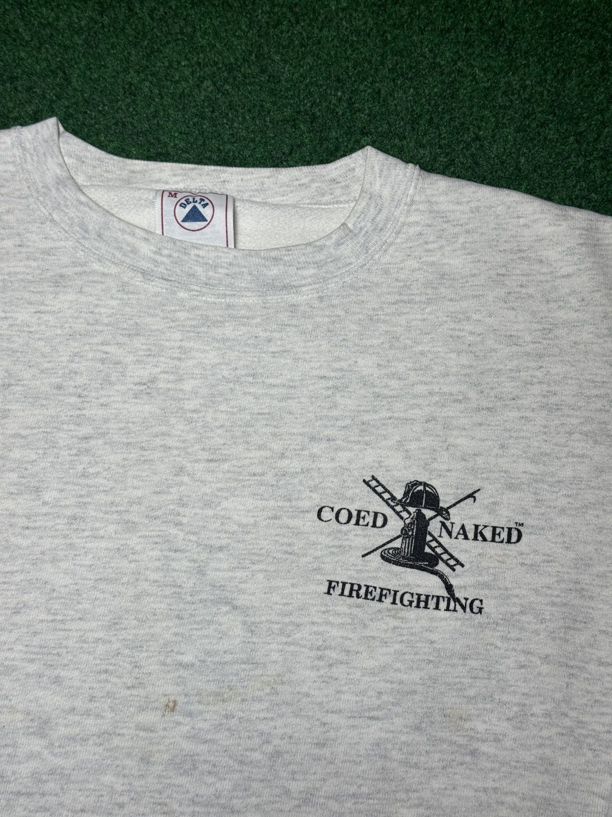 Vintage Vintage 90s Coed Naked Firefighting Leave Em Wet Sweatshirt Size M / US 6-8 / IT 42-44 - 4 Thumbnail