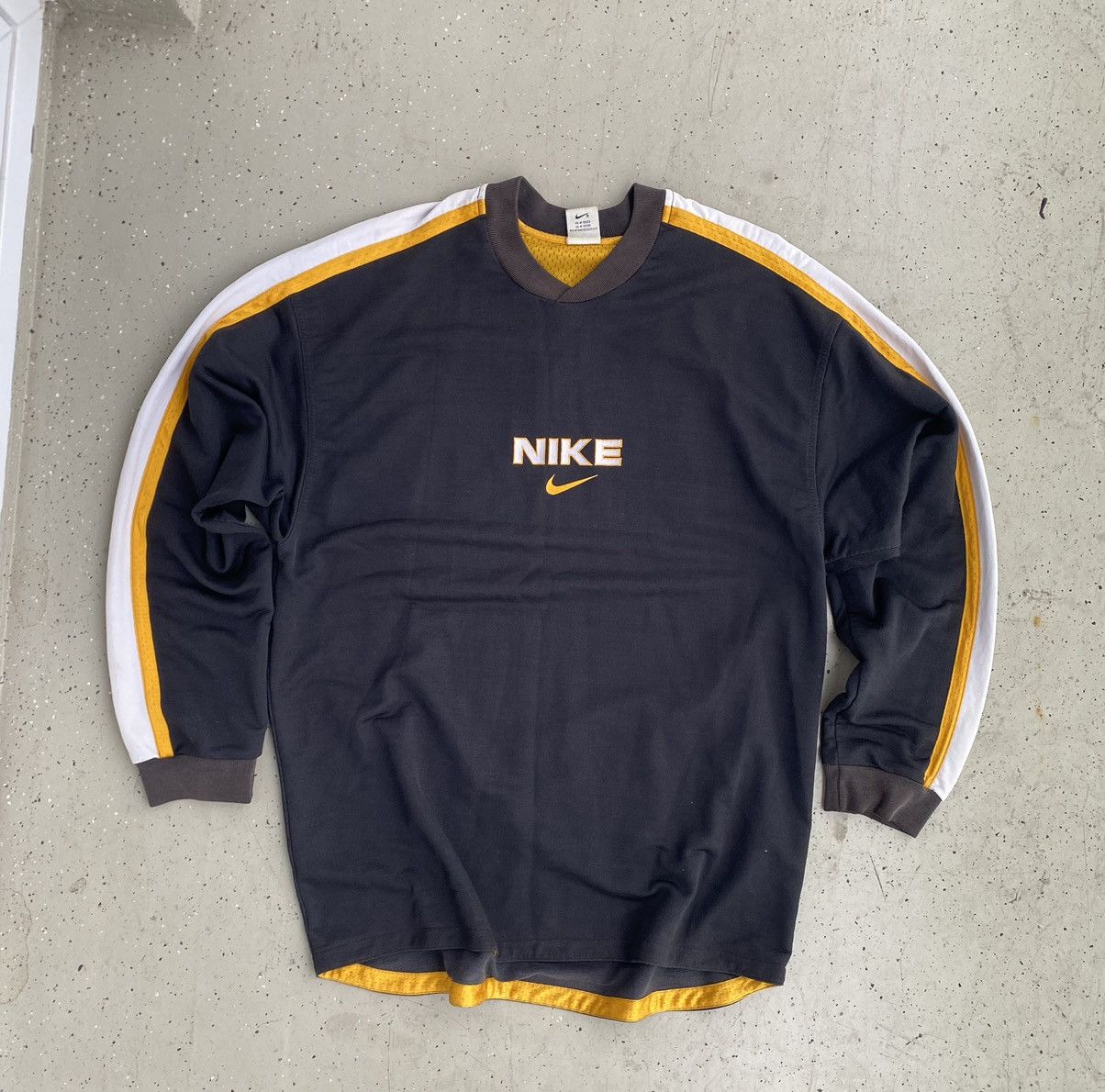 Nike Nike vintage sweatshirt 1992 90-x Pullover Size US XL / EU 56 / 4 - 1 Thumbnail