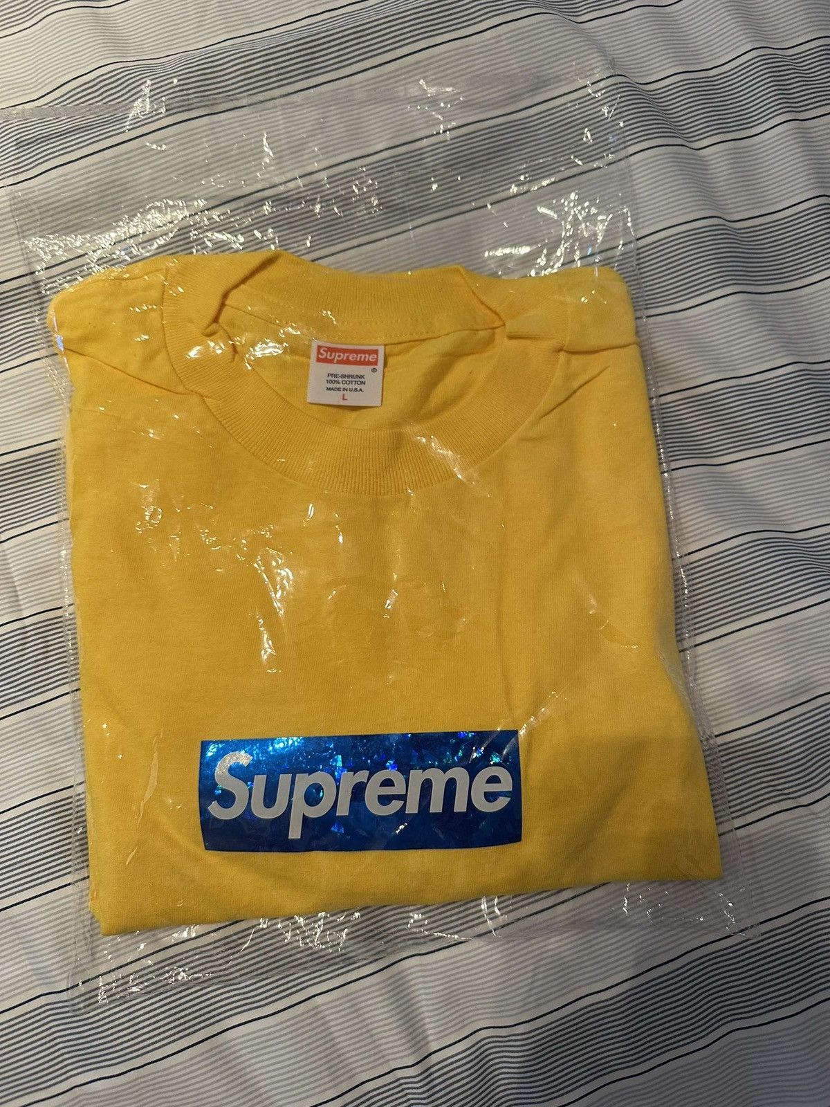 Supreme Supreme 2006 Blue On Yellow Hologram Rare Box logo tee Size US L / EU 52-54 / 3 - 5 Thumbnail