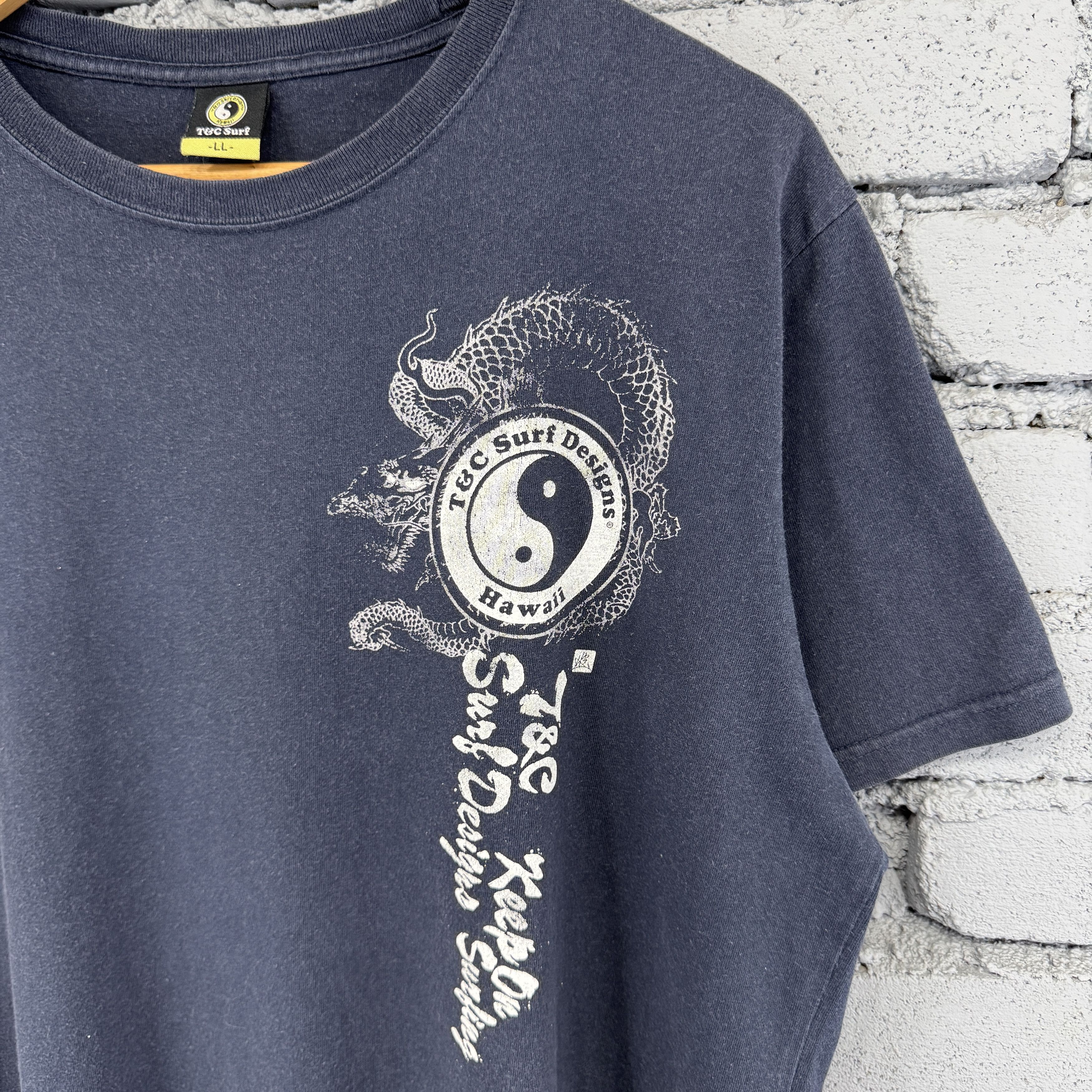 Vintage Vintage 90s T&C Surf Designs Dragon Hawaii Surfing Tshirt Size US XL / EU 56 / 4 - 3 Thumbnail