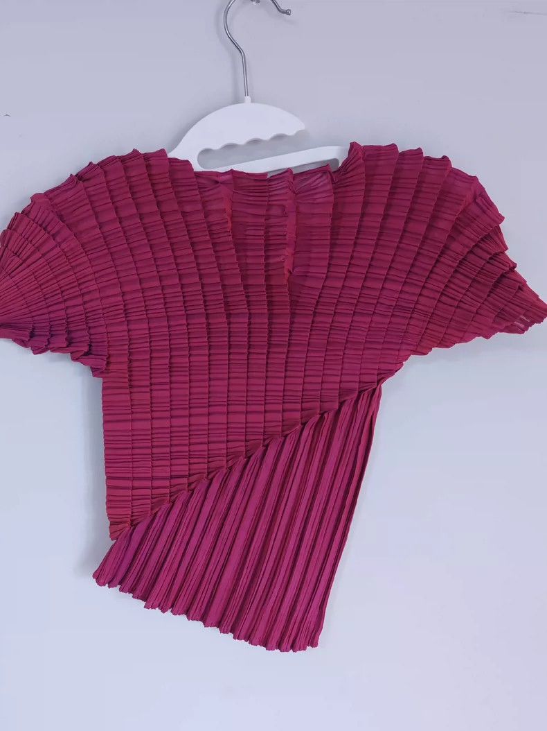 Issey Miyake Issey Miyake Red pleated short-sleeved shirt Size M / US 6-8 / IT 42-44 - 3 Thumbnail