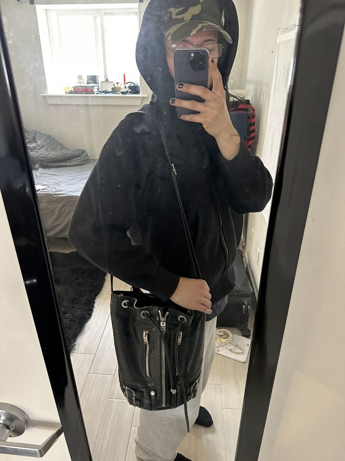 Saint Laurent Paris Saint Laurent Paris python bucket bag Size ONE SIZE - 10 Thumbnail