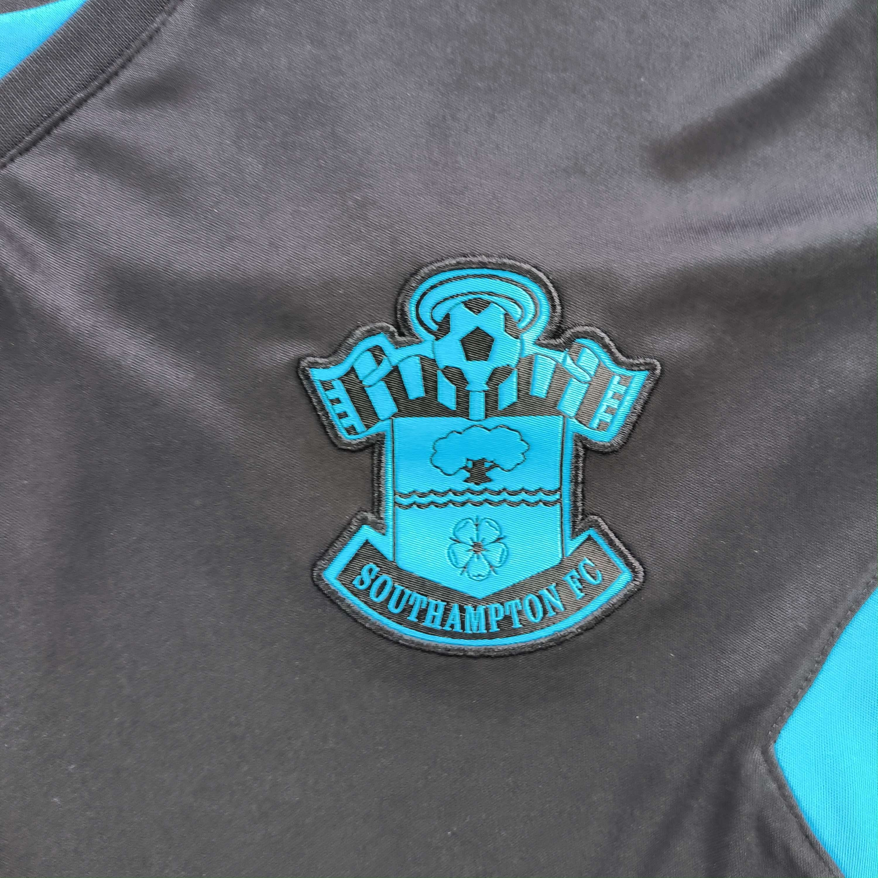 Hummel Southampton Hummel training football jersey shirt size M Size US M / EU 48-50 / 2 - 3 Thumbnail