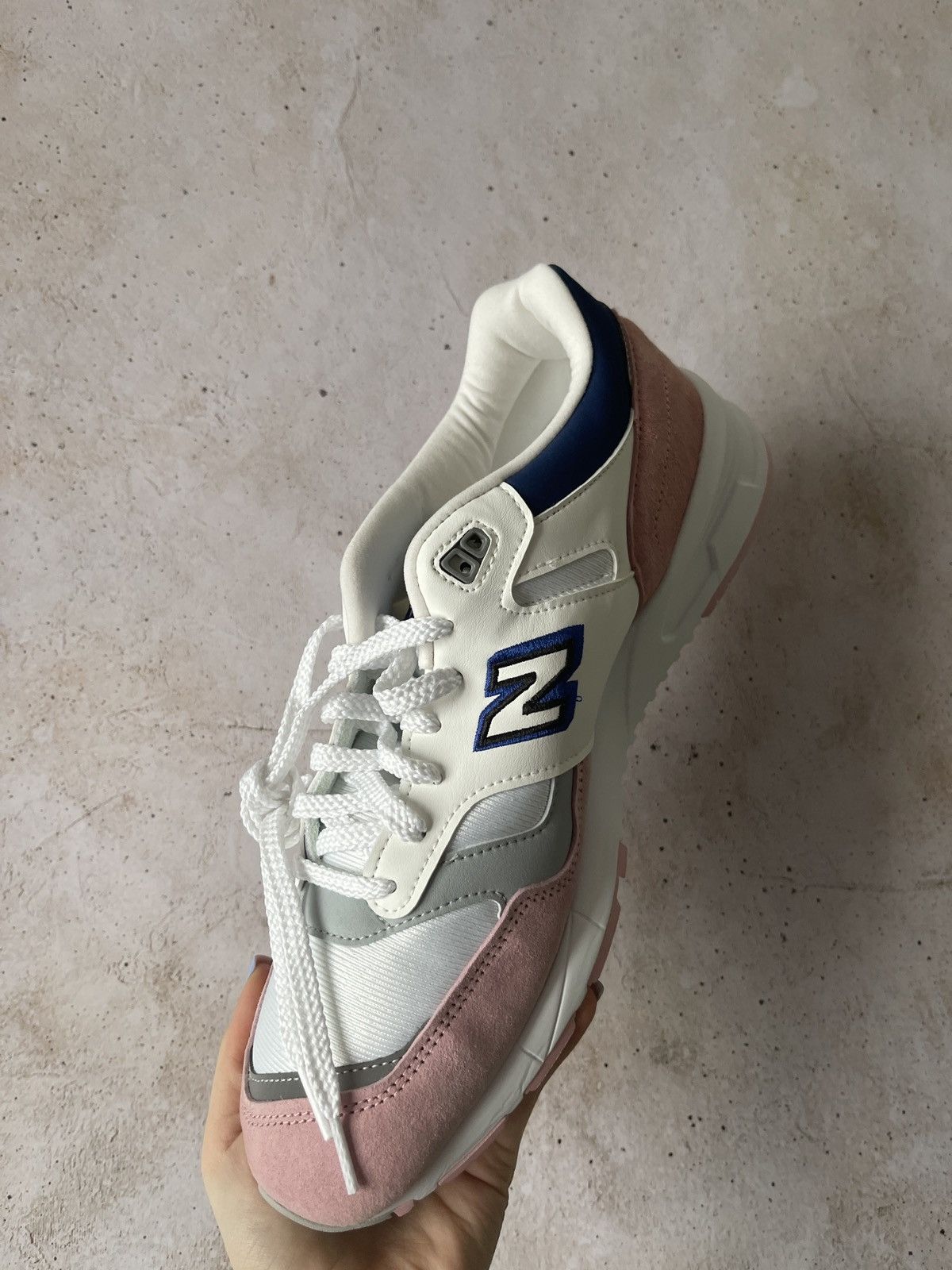 New Balance New Balance 1530 White Pink Size US 10.5 / EU 43-44 - 4 Thumbnail