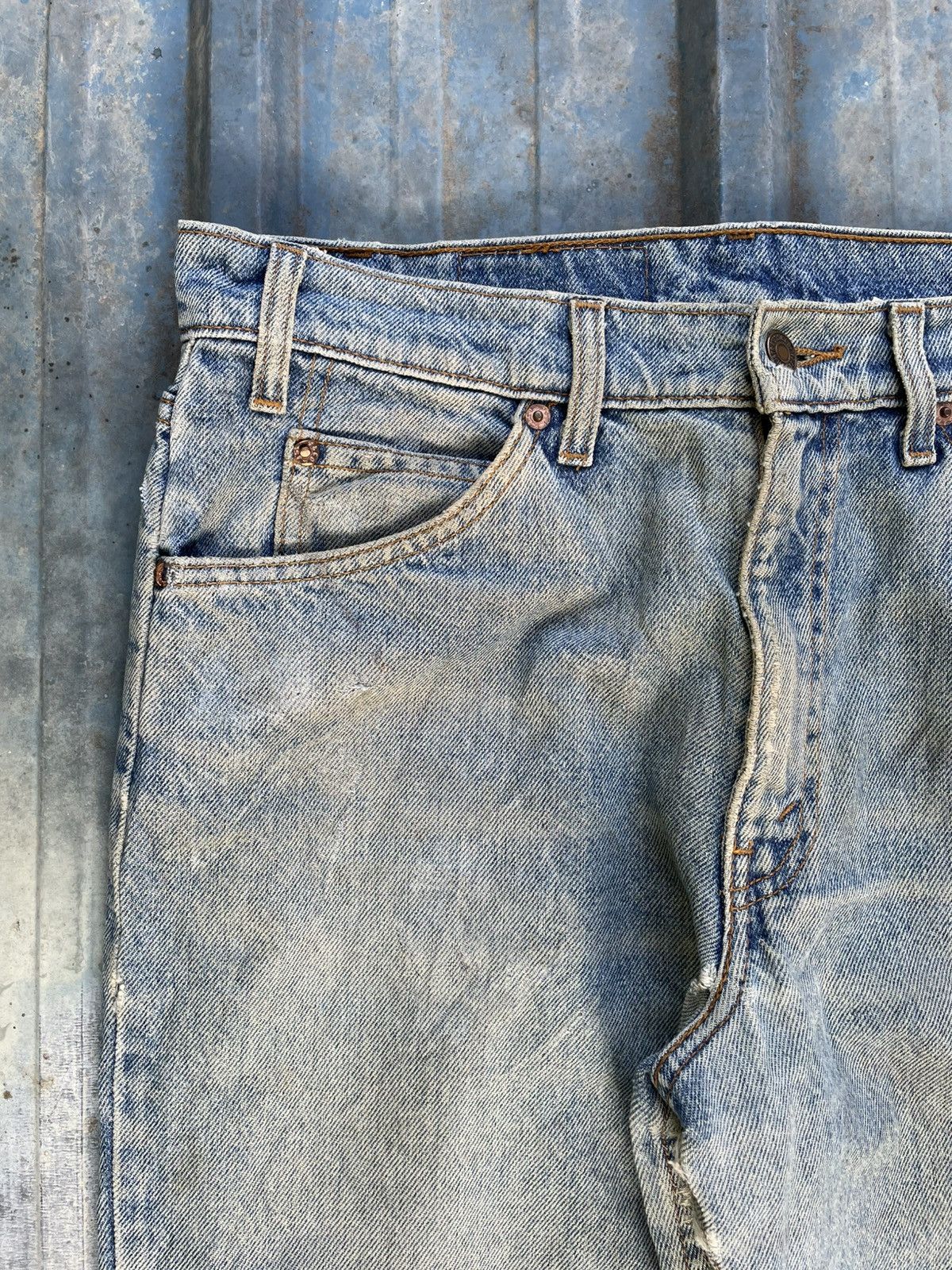 Levi's Levi's 550 straight leg jeans with a worn-in look jeans Size US 33 - 3 Thumbnail