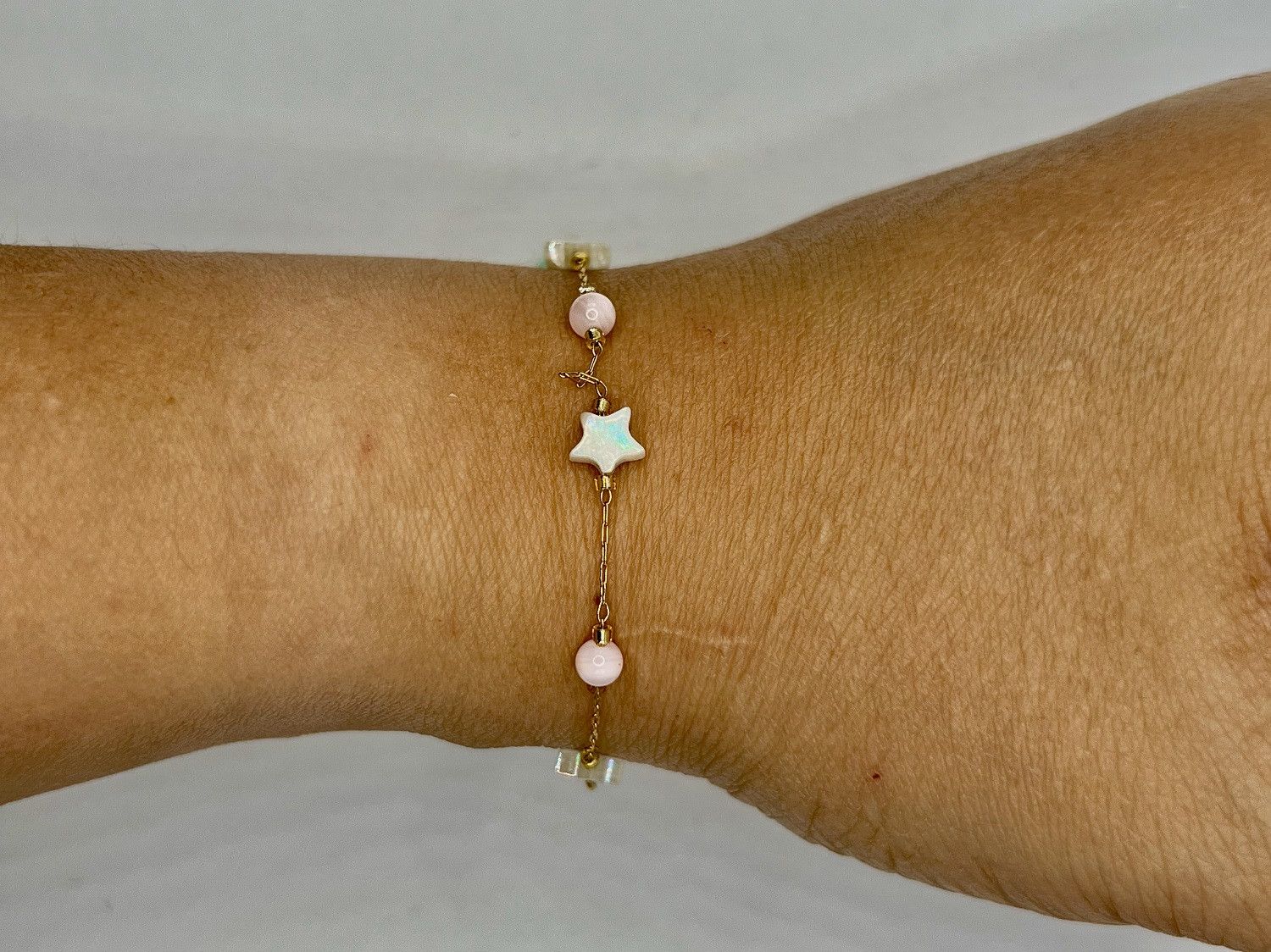 Handmade Star Seashell Gold Chain Bracelet with Seashell Beads Size ONE SIZE - 4 Thumbnail