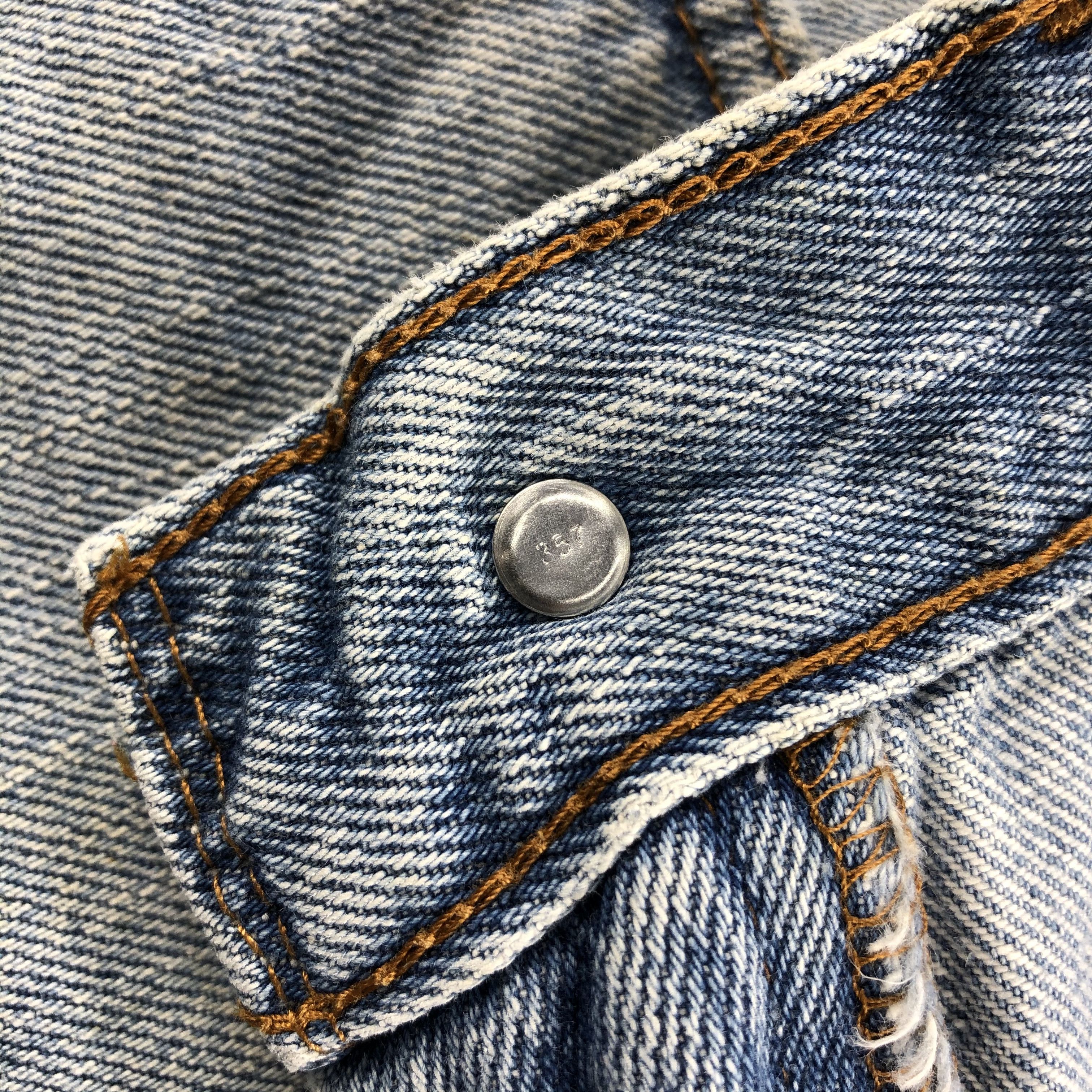 Levi's × Vintage Vintage Light Wash Levis 505 Jeans-JM767 Size US 31 - 8 Thumbnail