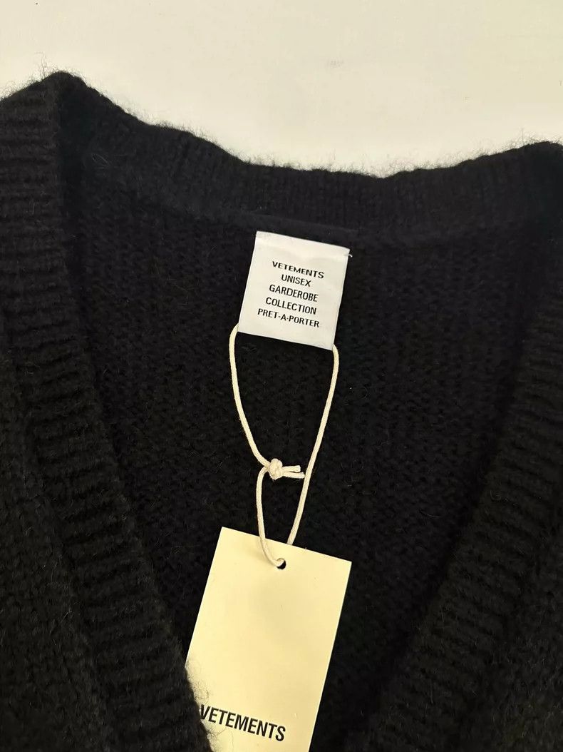Vetements Vetements 22fw cardigan jewellery sweater 2506-Nextarrow Size US M / EU 48-50 / 2 - 3 Thumbnail
