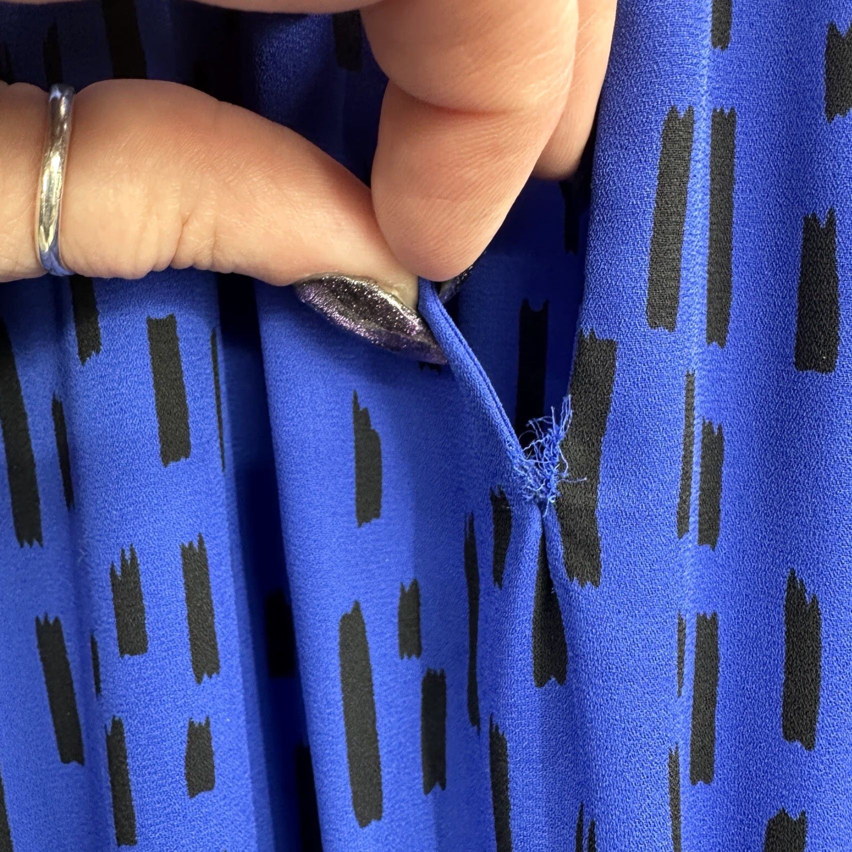 Rebecca Minkoff Rebecca Minkoff Dress Womens Small Blue Black Soft Geometric Long Sleeve Mini Shirt Womens Small Blue Dress"} Size S / US 4 / IT 40 - 7 Thumbnail
