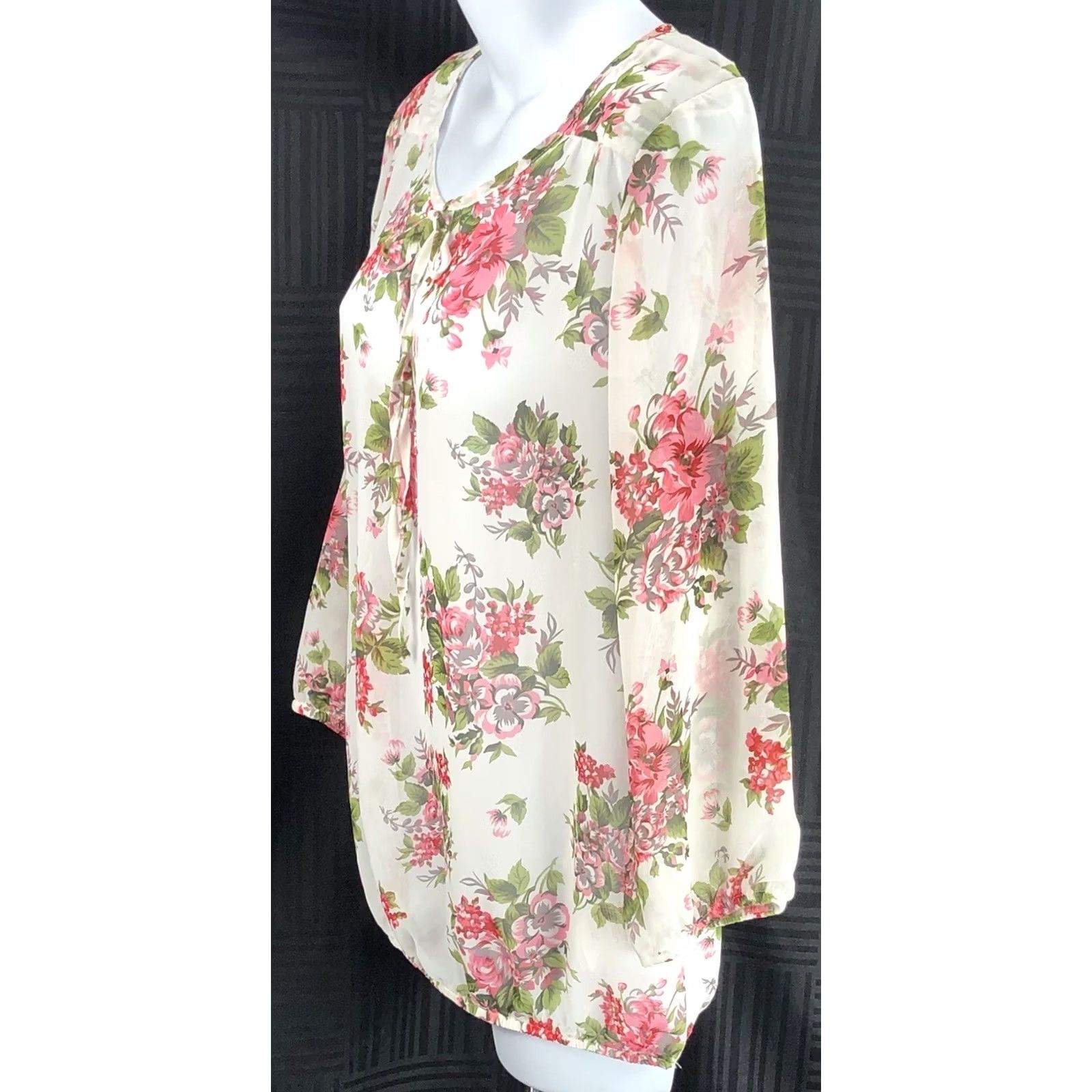 Venus Venus Blouse Shirt M White Floral 3/4 Balloon Sleeve Round Neck Keyhole Fairy Bohemian Rose Basic Size M / US 6-8 / IT 42-44 - 2 Thumbnail