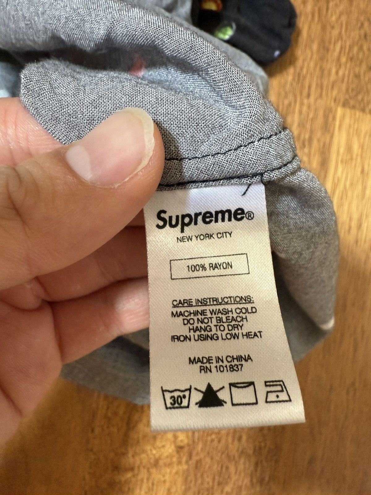 Supreme Supreme 2017 Pills Rayon Button Up Shirt Size US M / EU 48-50 / 2 - 7 Thumbnail
