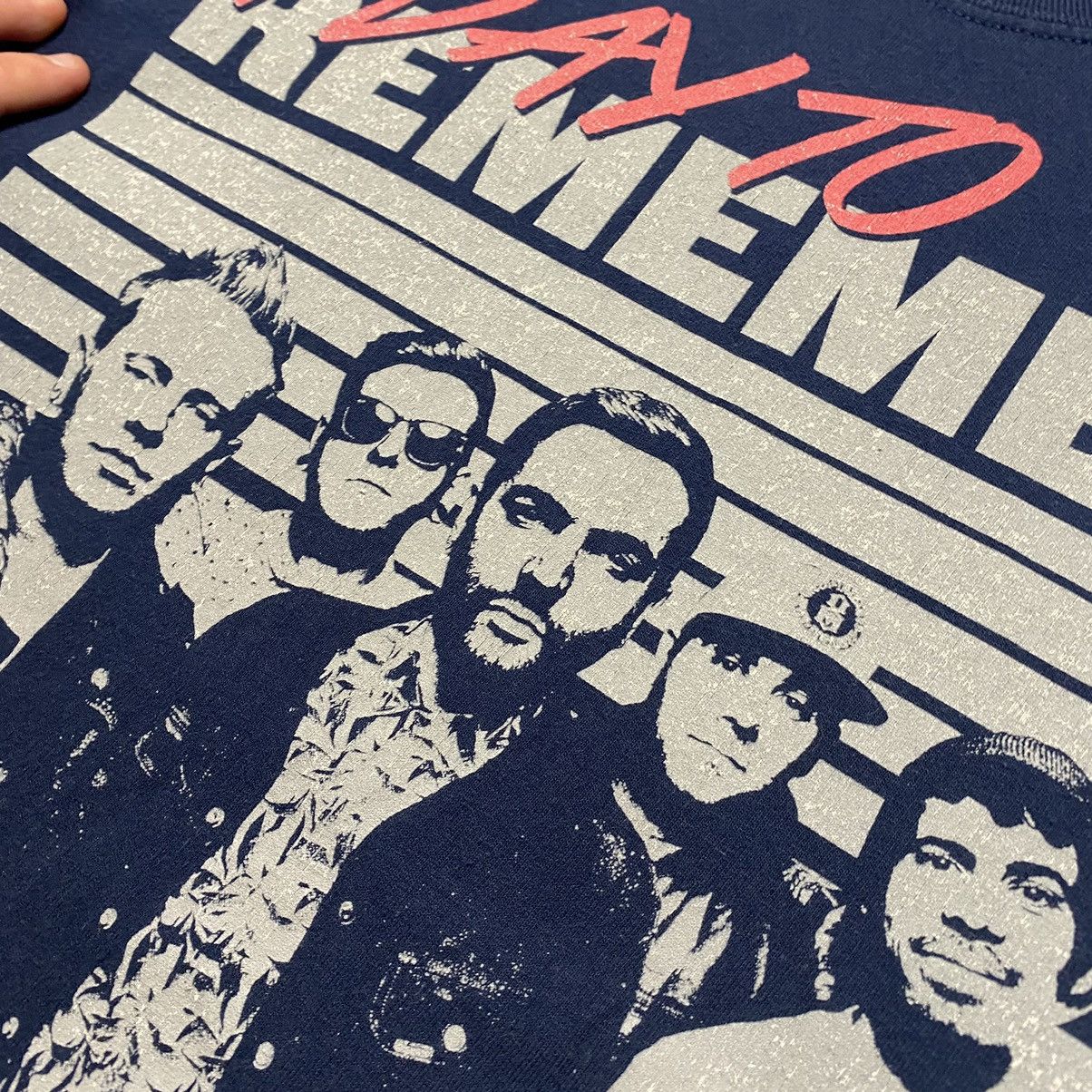 Band Tees × Vintage Vintage A Day To Remember Big Graphic logo rock band tee Size US M / EU 48-50 / 2 - 5 Thumbnail
