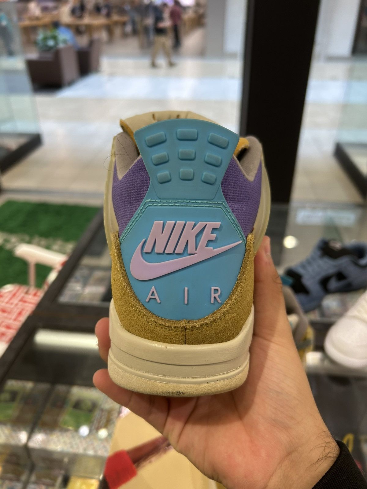 Jordan Brand × Union LA Jordan 4 Union desert moss Size US 9 / EU 42 - 8 Thumbnail