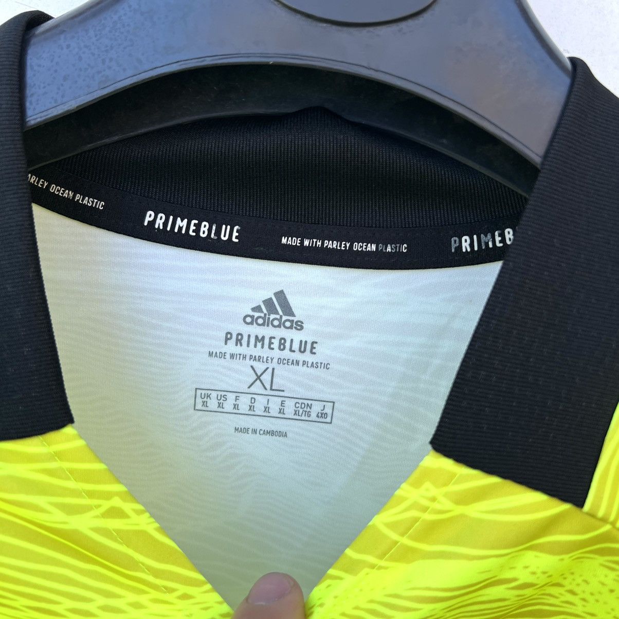 Adidas Manchester United Goalkeeper soccer jersey Shirt 2021-2022 Size US XL / EU 56 / 4 - 5 Thumbnail