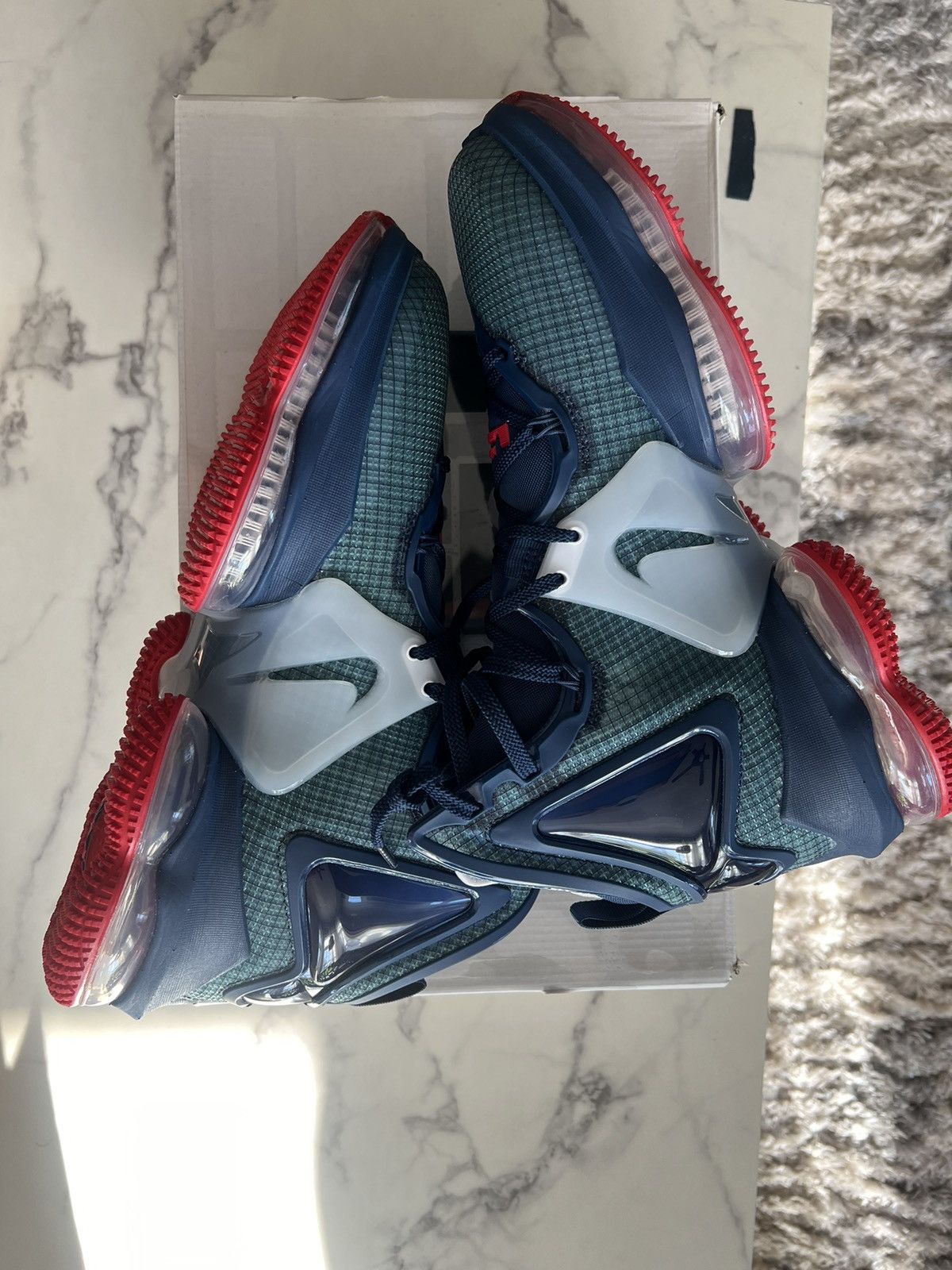Nike Lebron 19: UCONN Huskies Away PE Size US 10.5 / EU 43-44 - 4 Thumbnail