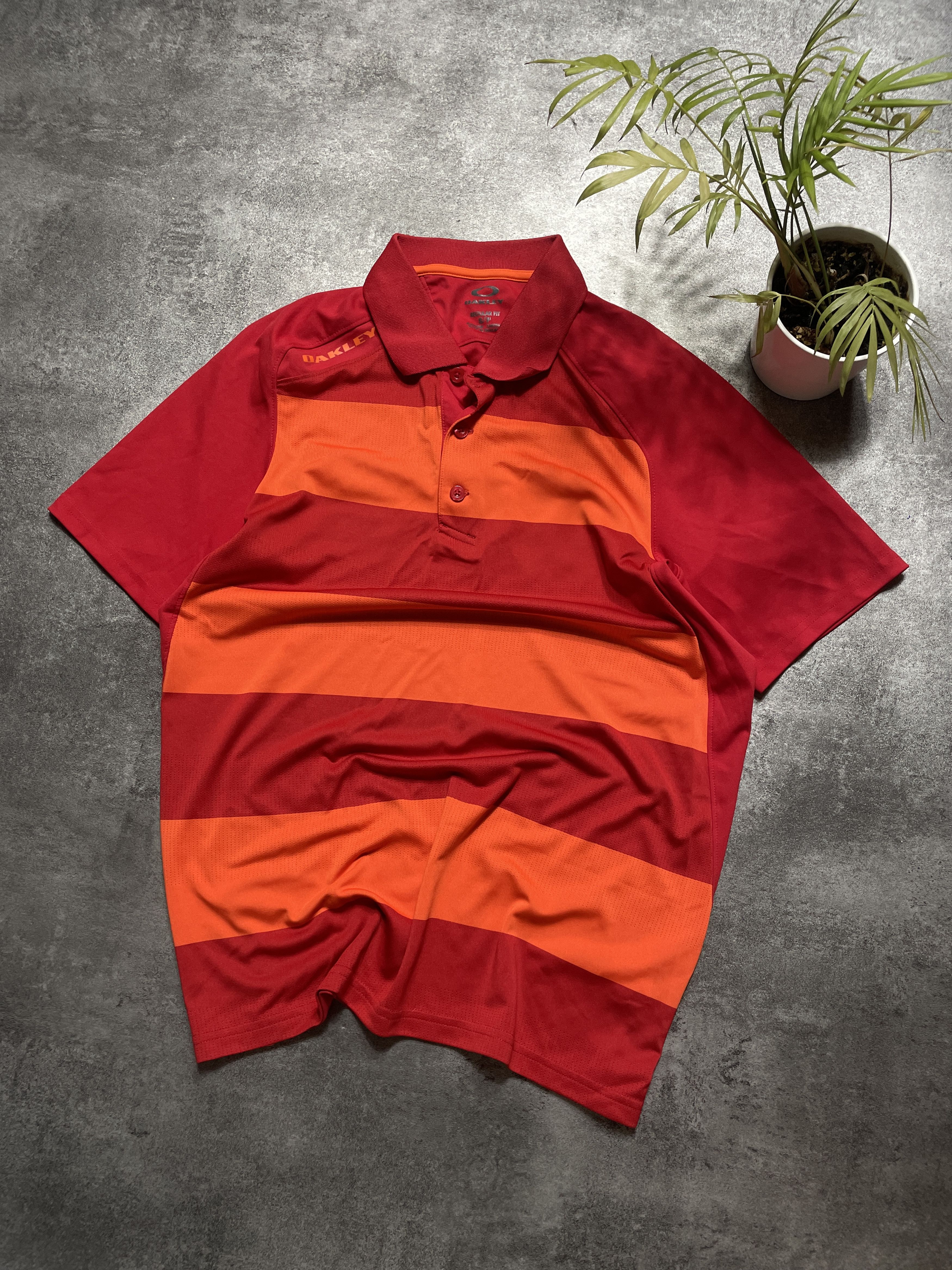 Oakley ❗️RARE❗️Oakley Vintage Y2K Polo T-Shirt Streetwear Size US S / EU 44-46 / 1 - 1 Thumbnail
