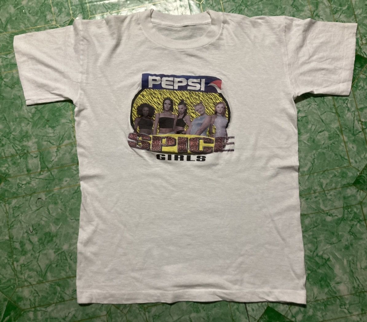 Vintage Vtg T Shirt Bootleg Pepsi x Spice Girl Size US L / EU 52-54 / 3 - 1 Thumbnail