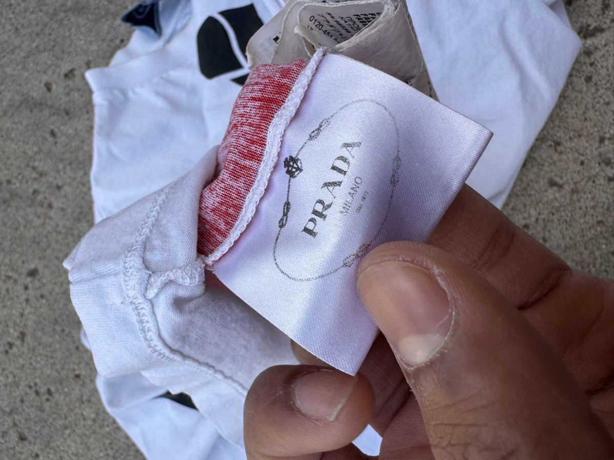 Prada Prada Flaming Heel Logo Tee Size US XS / EU 42 / 0 - 12 Thumbnail