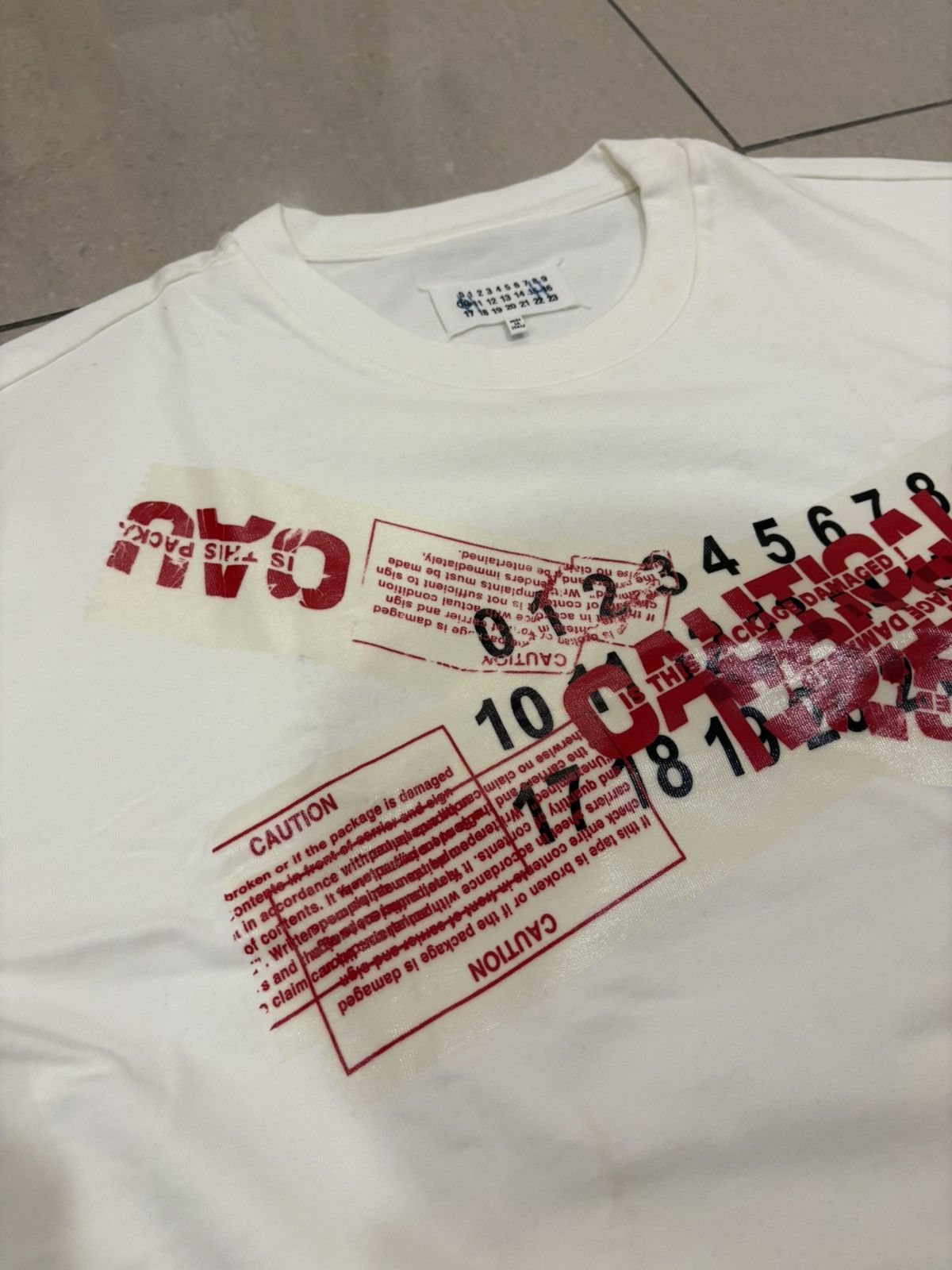 Maison Margiela Maison Margiela "Caution" T-shirt Size US M / EU 48-50 / 2 - 11 Thumbnail