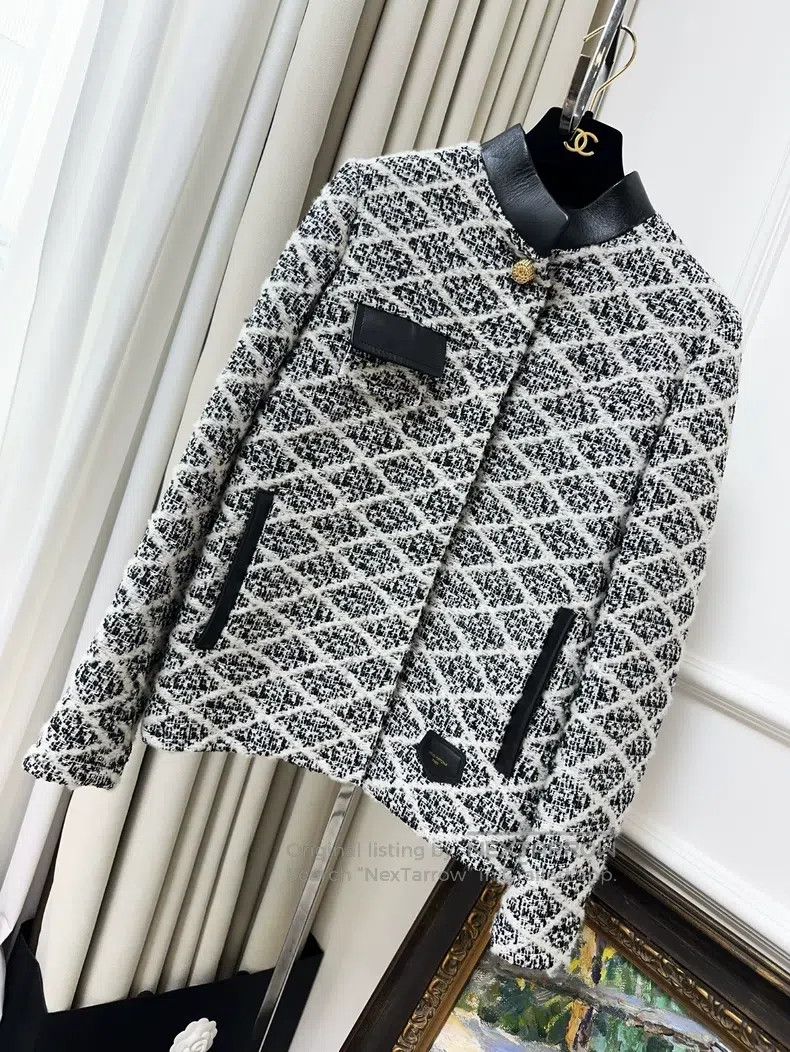 Louis Vuitton Black white and grey 24 diamond-shaped full