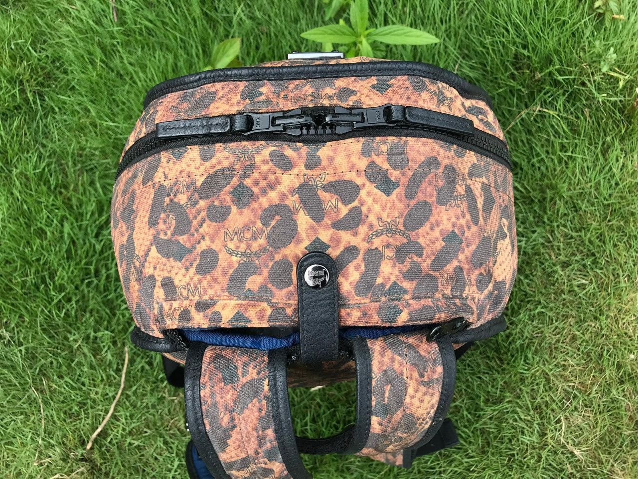 MCM Authentic MCM Leopard Print Medium Reversible Backpack Size ONE SIZE - 4 Thumbnail