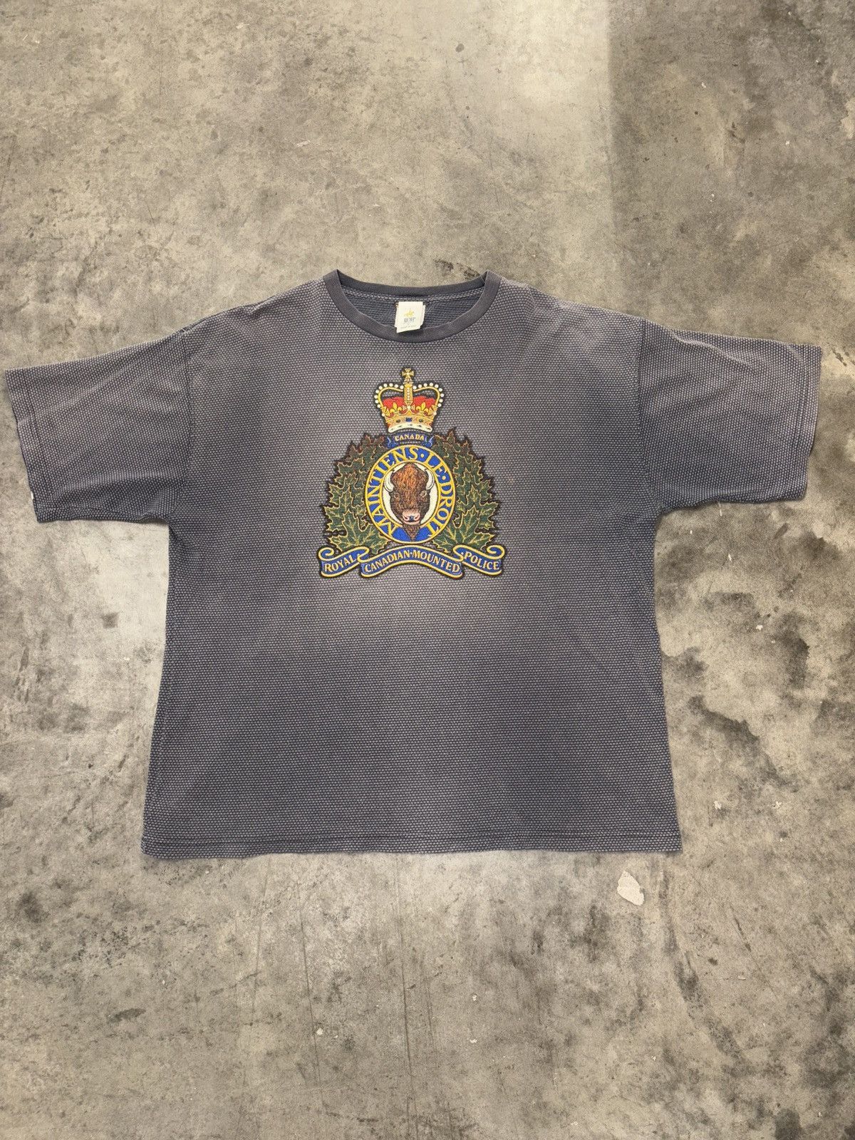 Vintage Vtg Canada RCMP t shirt Sz XL Size US XL / EU 56 / 4 - 1 Thumbnail