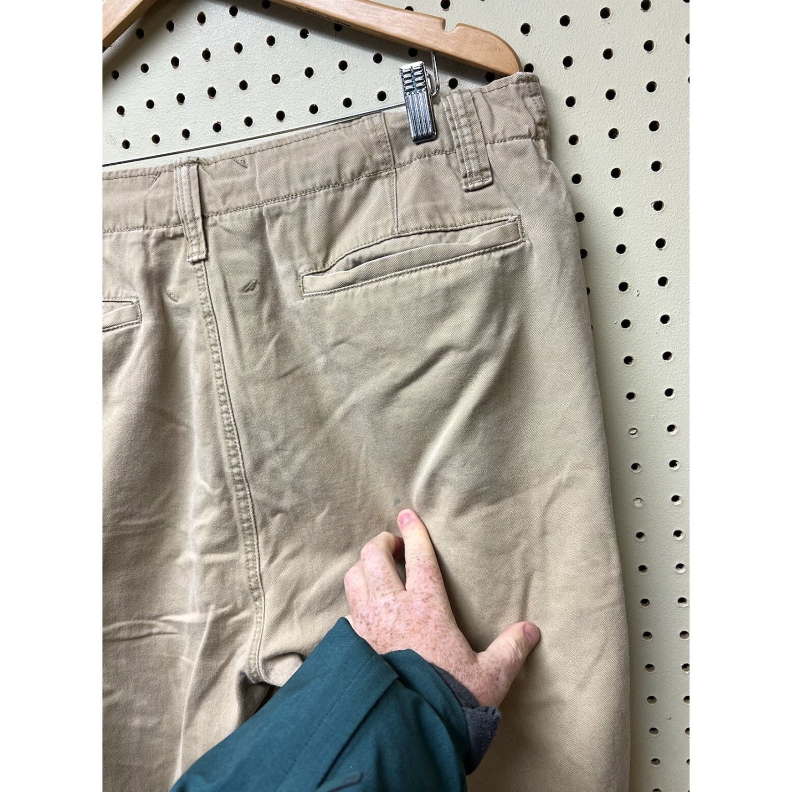 Nautica Nautica Jeans Co. Shorts Mens 36 Tan Khaki Cotton Pocket Cargo Pocket Flat Front Zip Casual Chino Regular Size US 36 / EU 52 - 3 Thumbnail