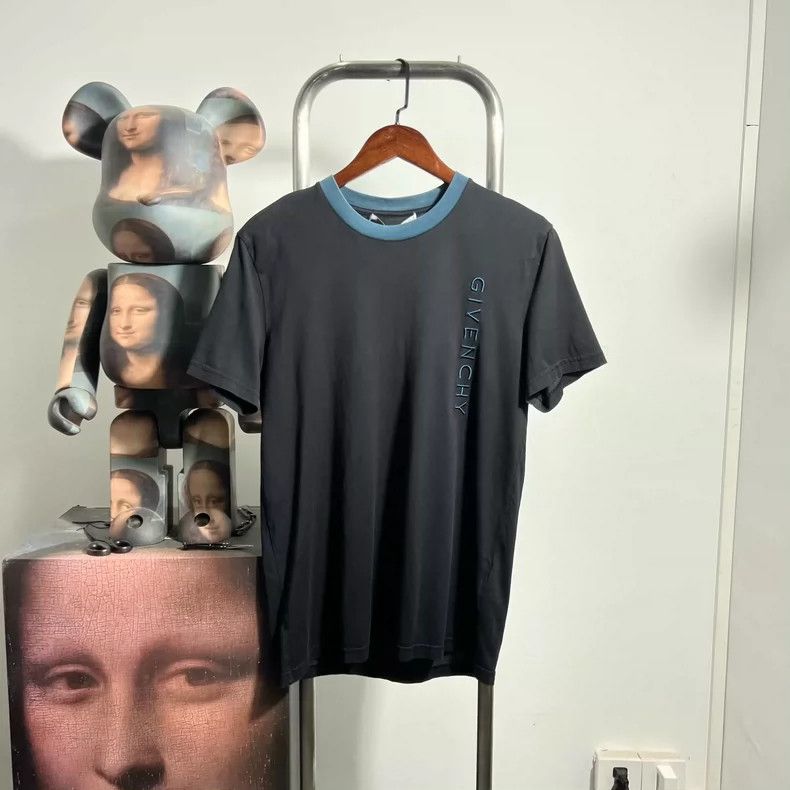 Givenchy Givenchy Embroidered logo short-sleeve T-shirt 2506-Nextarr Size US S / EU 44-46 / 1 - 1 Thumbnail