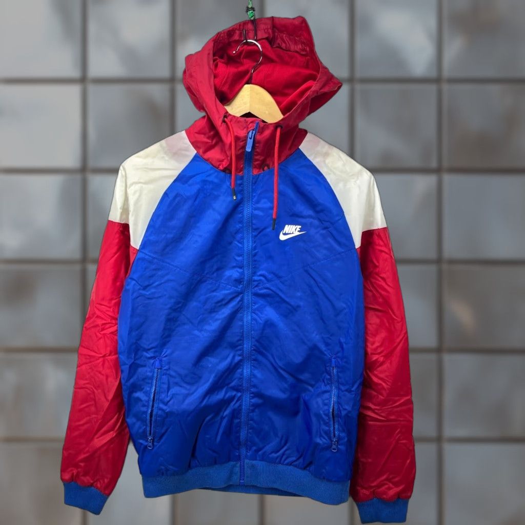 Nike VINTAGE Y2K Nike Windbreaker Hooded Jacket Small Size US S / EU 44-46 / 1 - 1 Thumbnail