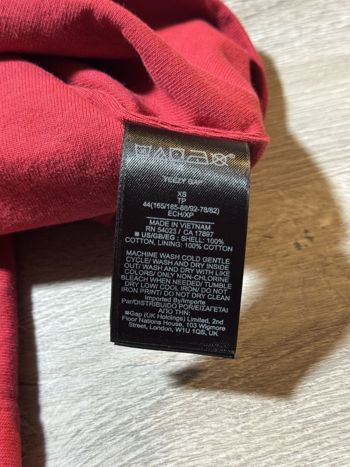 Balenciaga × Gap × Yeezy Yeezy Gap Balenciaga Red Dove No Seam Tee Size XS Brand New Size US XS / EU 42 / 0 - 4 Thumbnail