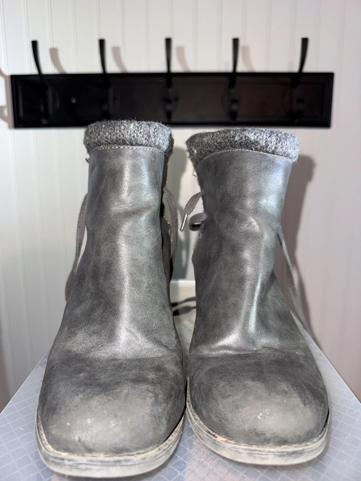 Royal Robbins Roxy Dakota Grey Ankle Boots Knit Cuff Block Heel Size 7.5 Size US 7.5 / IT 37.5 - 1 Thumbnail