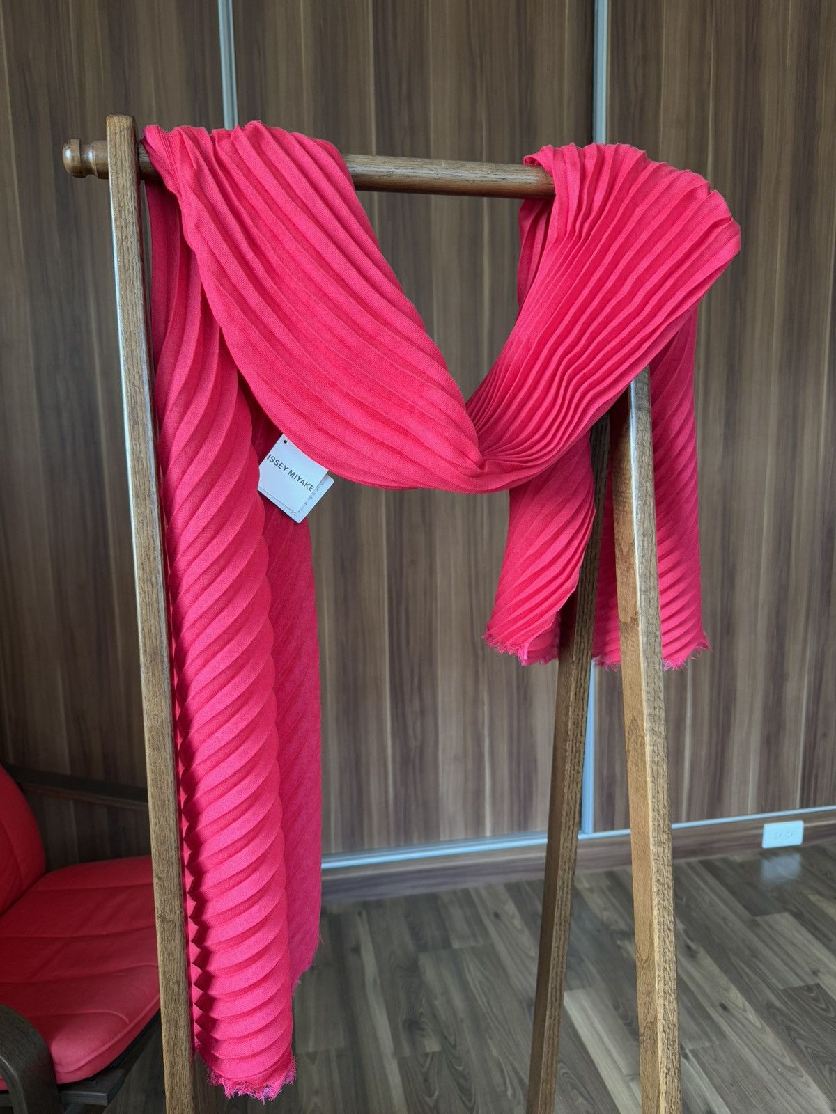 Issey Miyake × Pleats Please Issey Miyake Issey Miyake Double Pleats Stole - Day Pink Size ONE SIZE - 4 Thumbnail