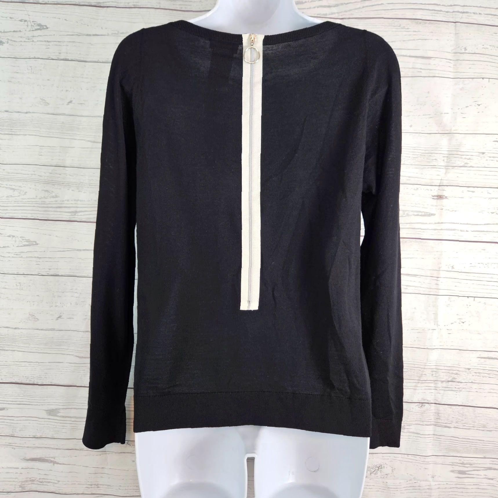 Vintage Akris Punto Sweater Womens Lightweight Wool Black Long Sleeve Sz 8 Pullover Knit Measures 18" Width 22" Length 25" Sleeves - Vintage No - Womens? Size M / US 6-8 / IT 42-44 - 3 Thumbnail