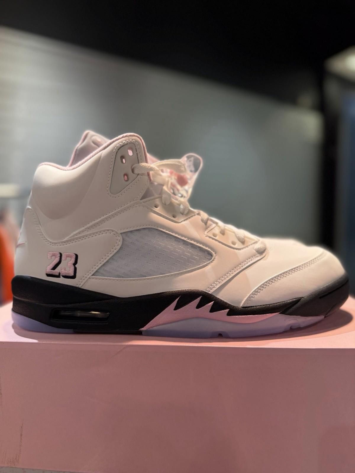 Jordan Brand Air Jordan 5 Retro ‘Medium Soft Pink’ HQ7978-102 Men’s 13 Size US 13 / EU 46 - 4 Thumbnail