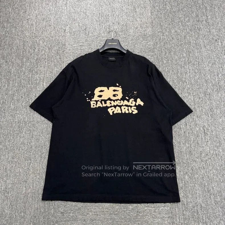 Balenciaga Balenciaga Graffiti Logo Short Sleeve Tee. Size US L / EU 52-54 / 3 - 1 Thumbnail