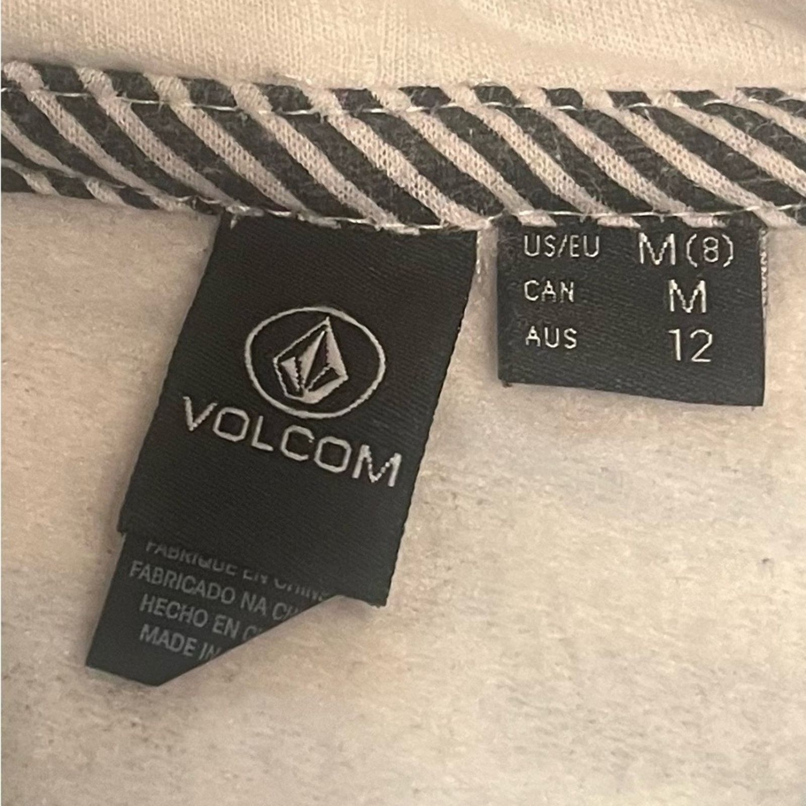 Volcom Volcom black and white plaid pullover skater hoodie, size M Size US M / EU 48-50 / 2 - 3 Thumbnail