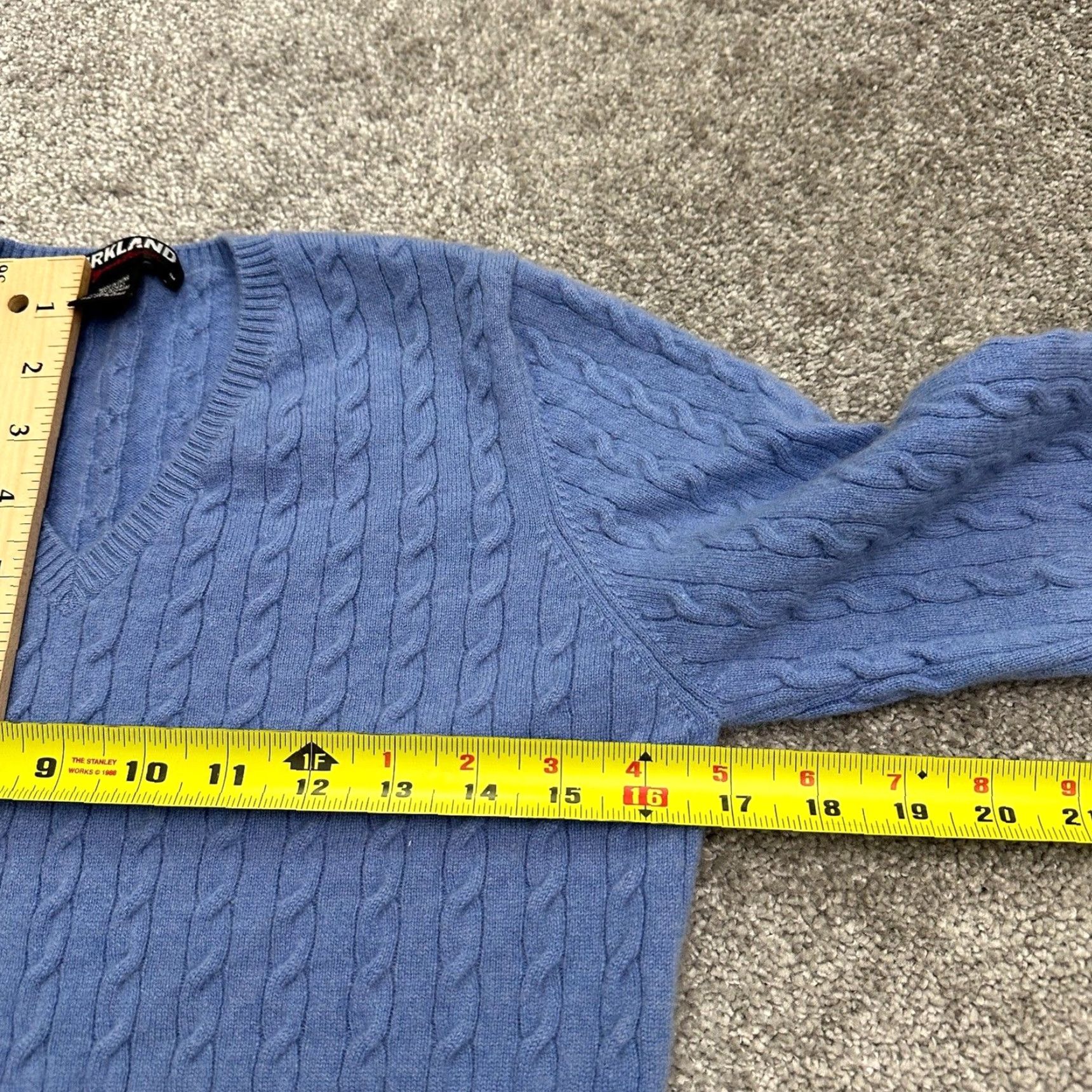 Vintage VINTAGE Kirkland Signature Cashmere Blue Sweater Womens M Shrink Fit Smaller Casual Pullover Knit Cable Knit Long Sleeve V-Neck Shorter Size M / US 6-8 / IT 42-44 - 7 Thumbnail